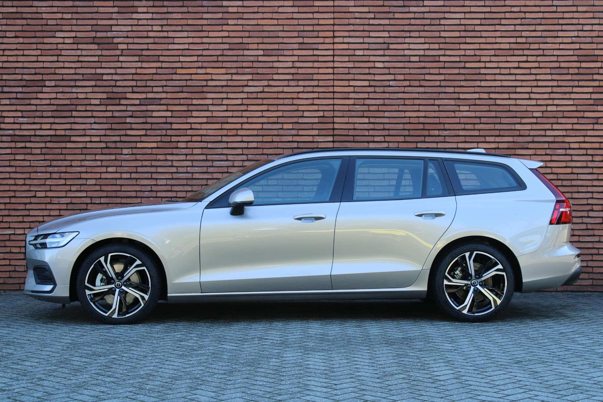 Volvo - V60