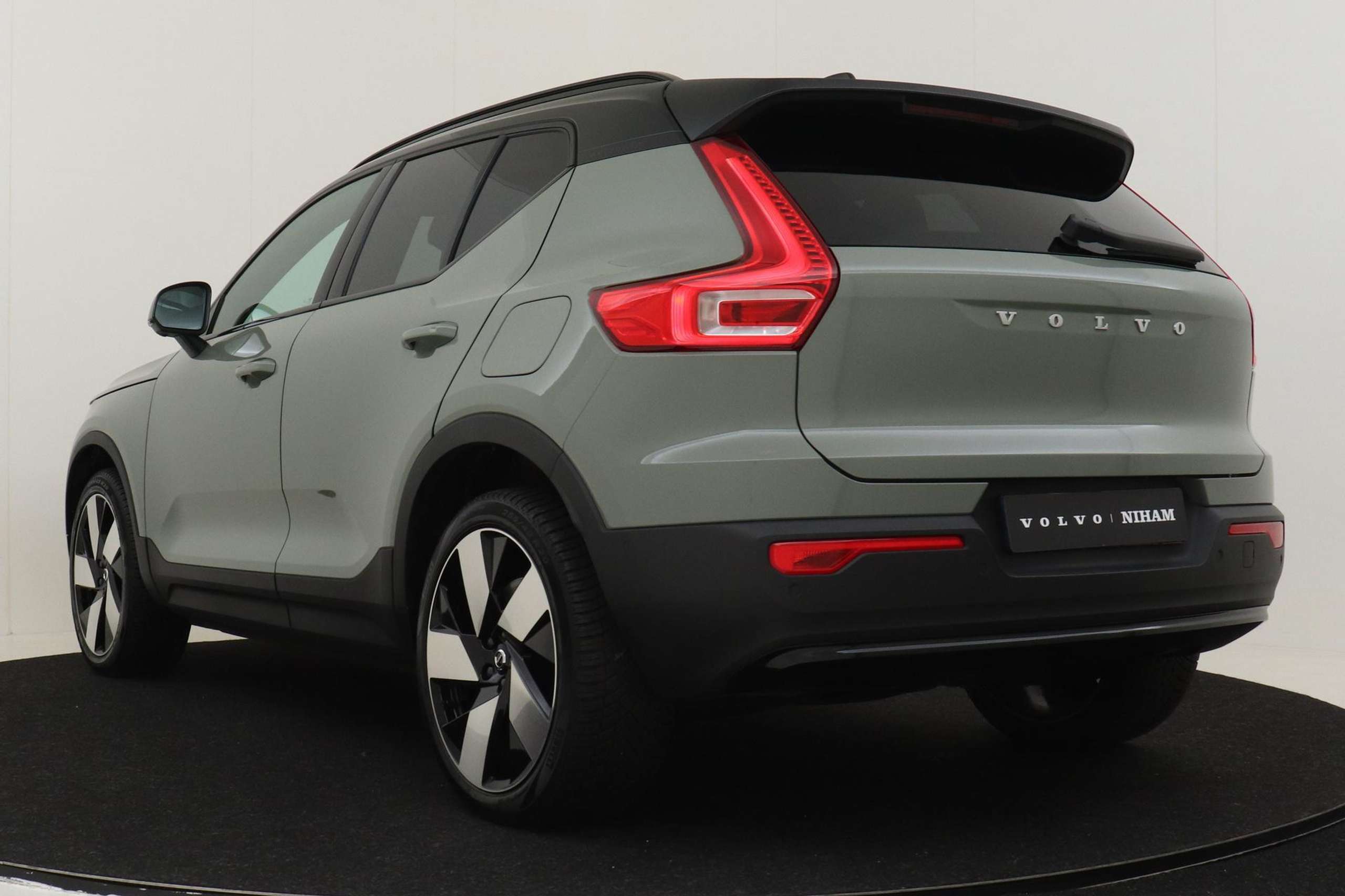 Volvo - XC40