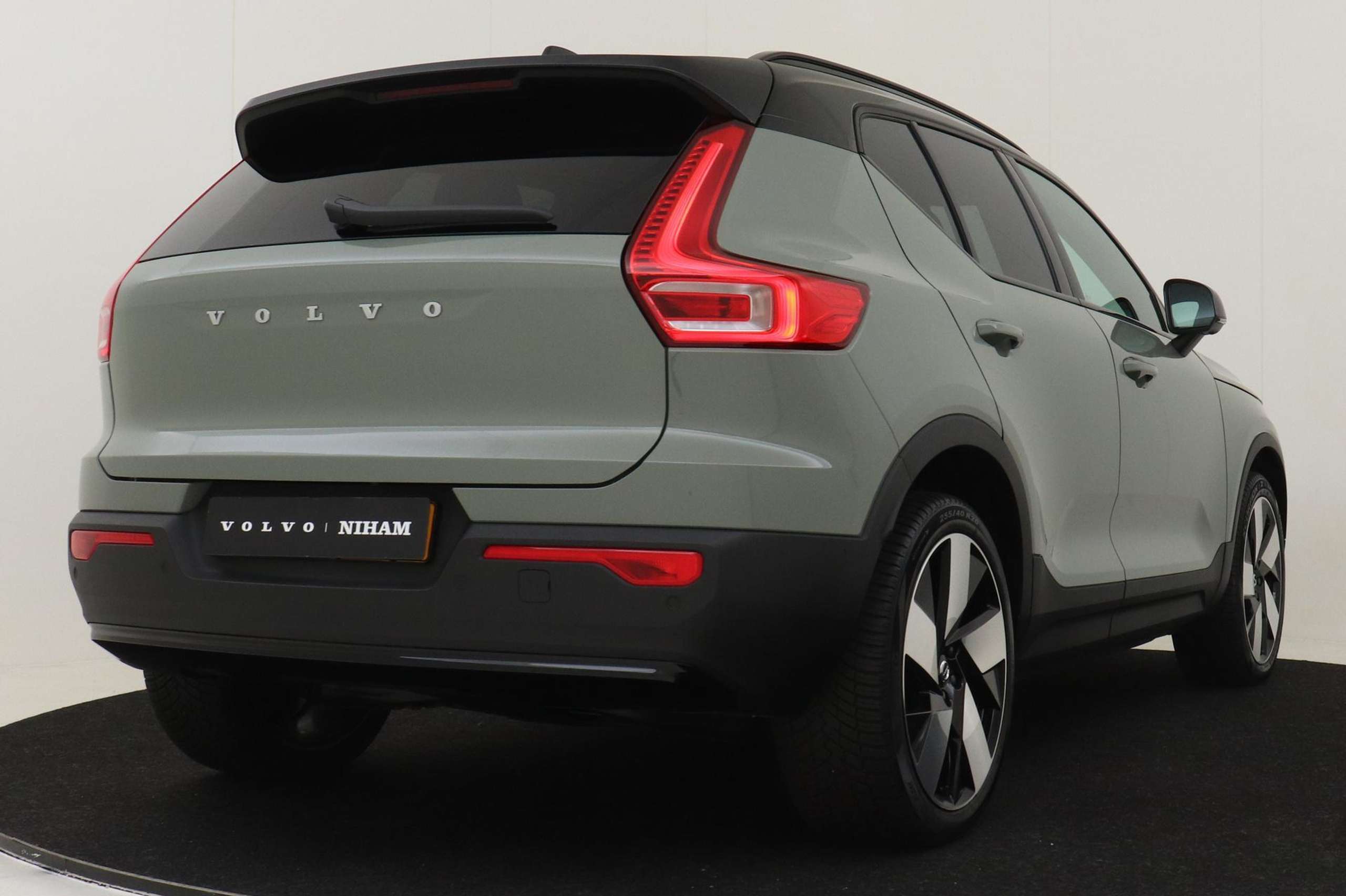 Volvo - XC40