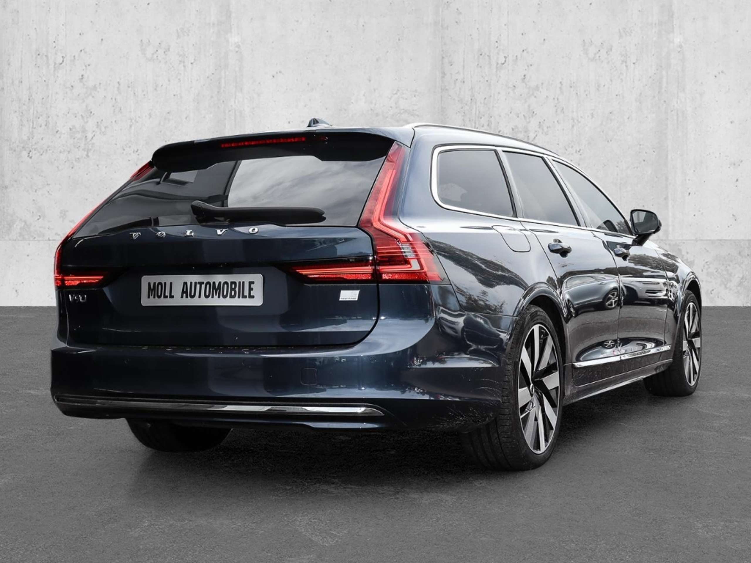 Volvo - V90