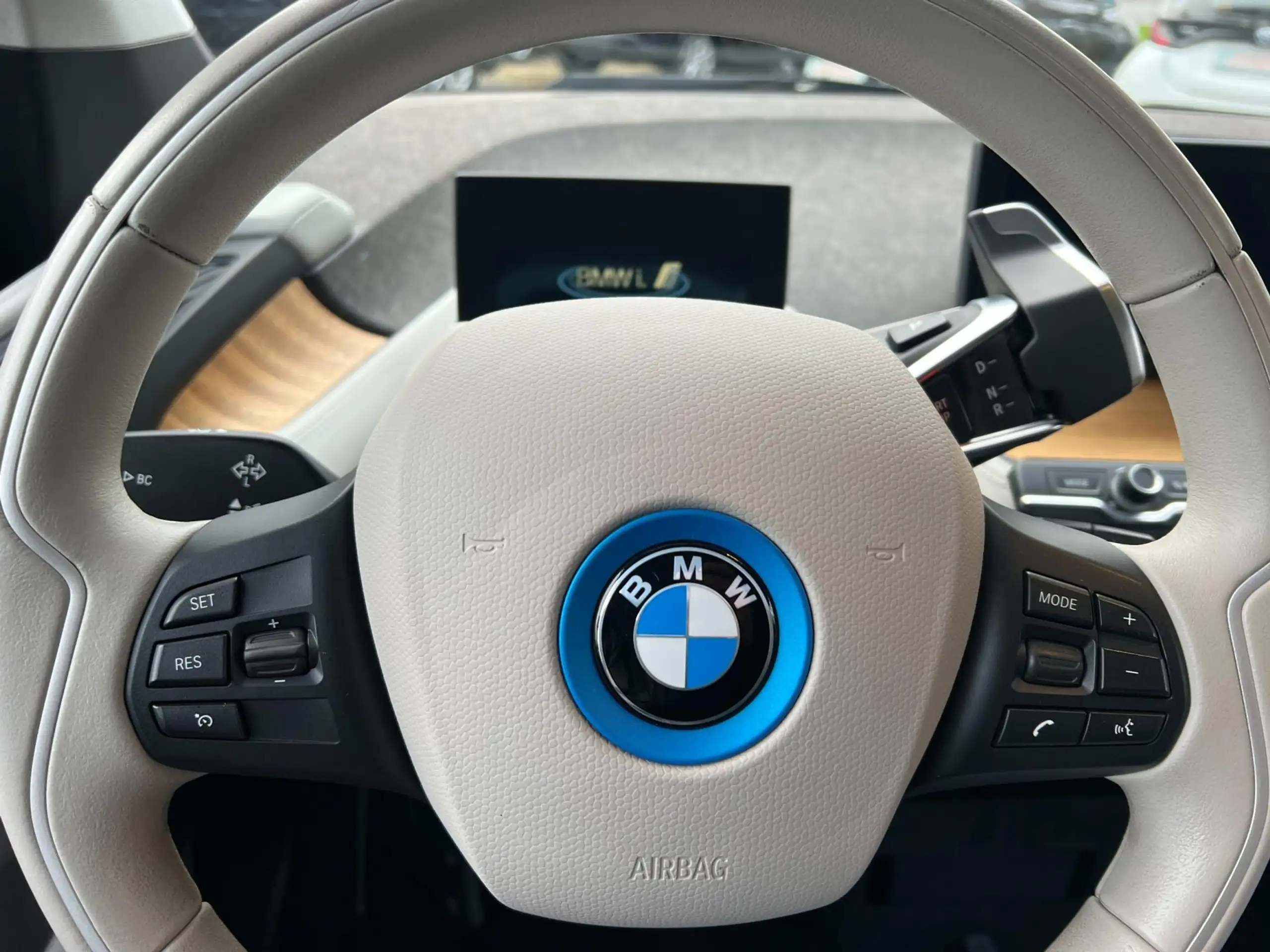 BMW - i3