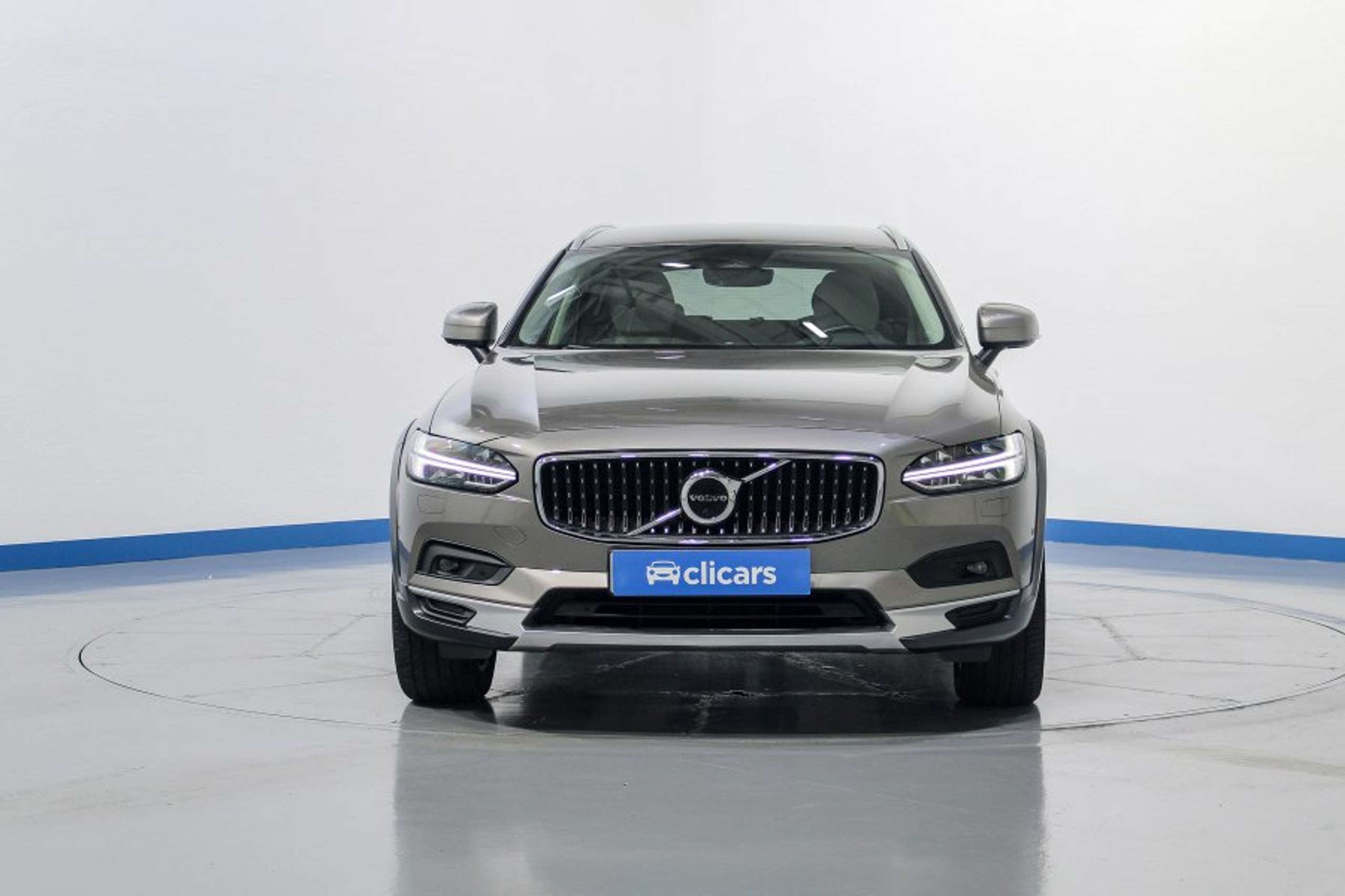 Volvo - V90 Cross Country