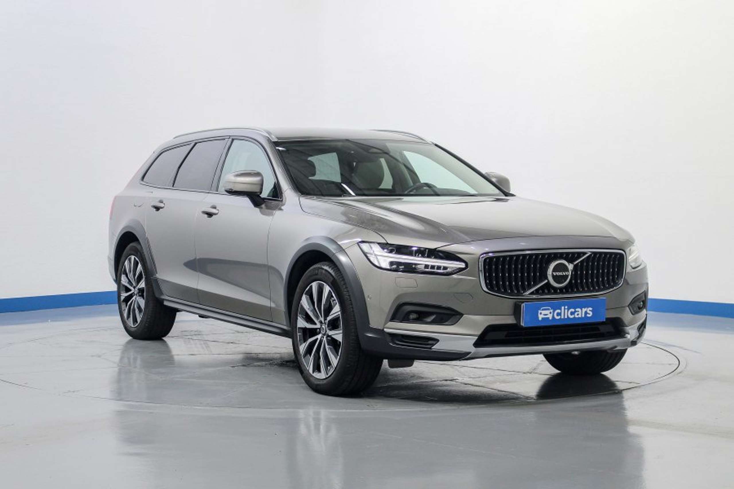 Volvo - V90 Cross Country