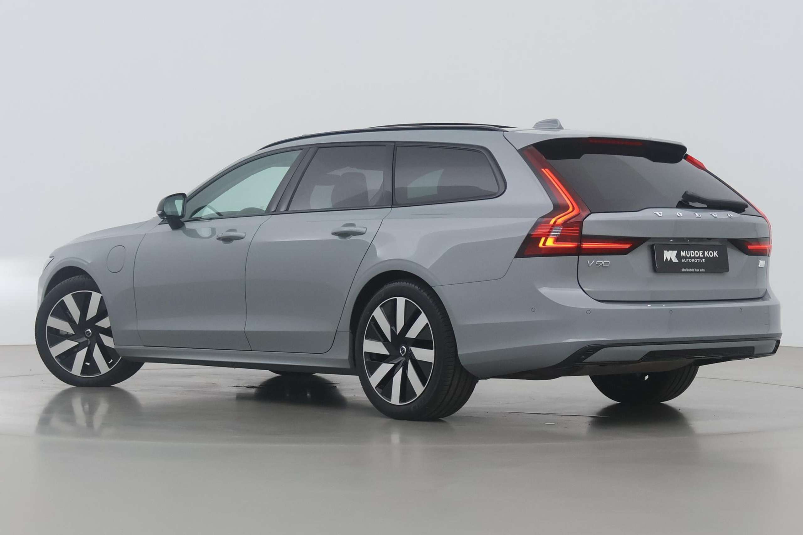 Volvo - V90