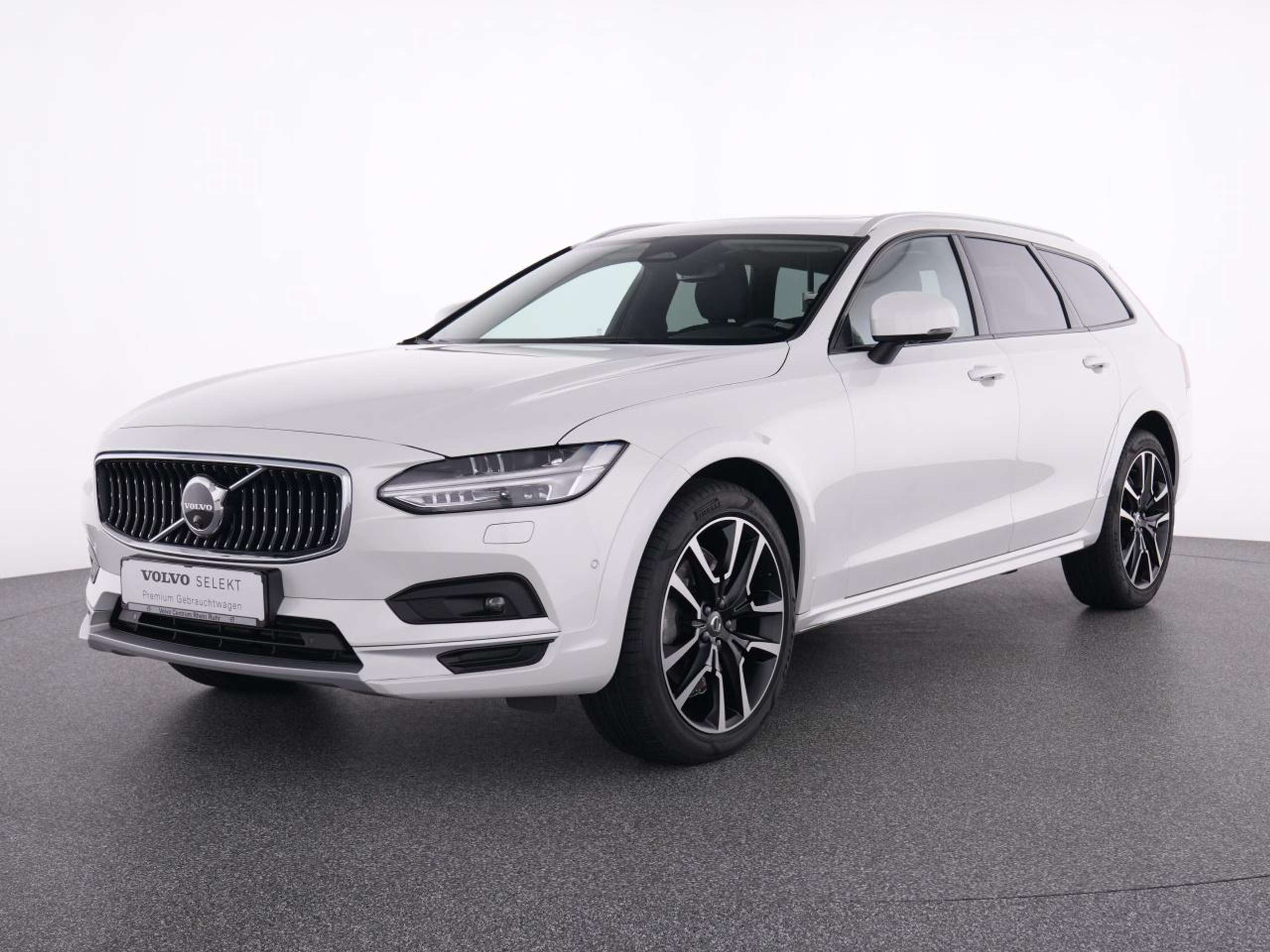 Volvo - V90 Cross Country