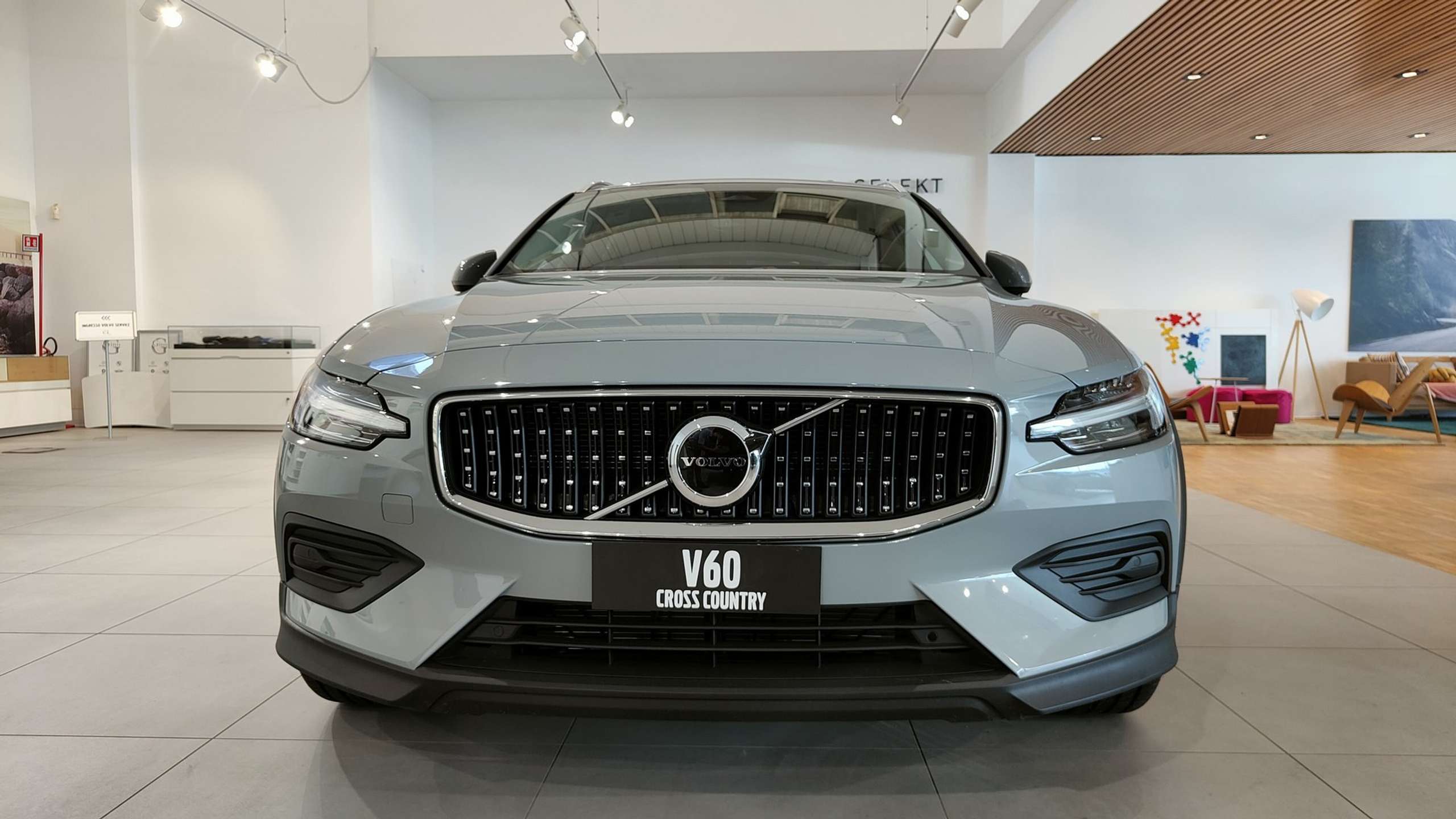 Volvo - V60 Cross Country