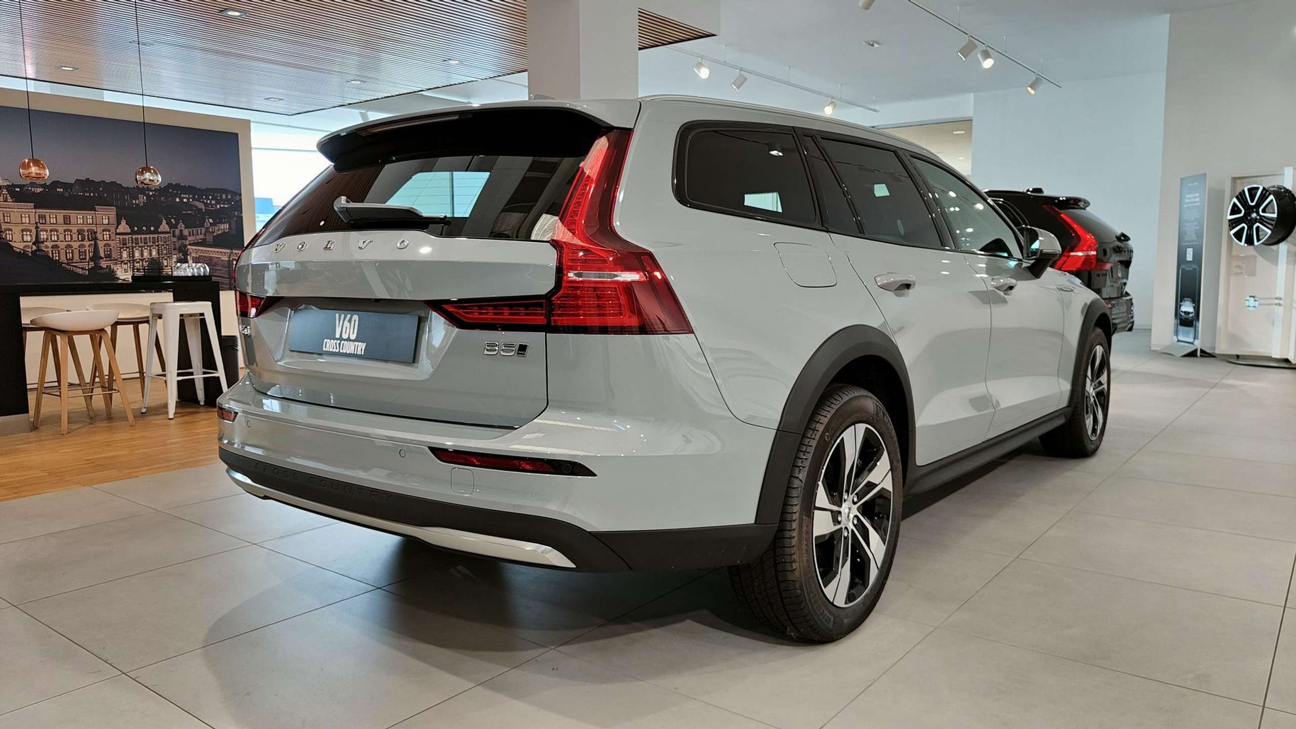 Volvo - V60 Cross Country