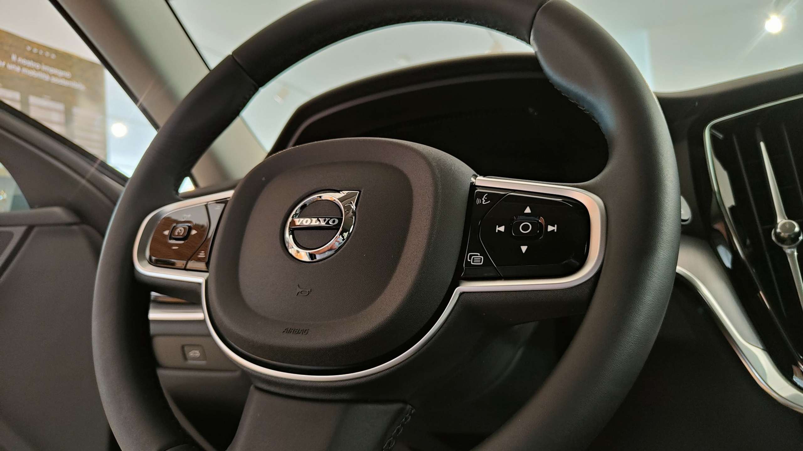 Volvo - V60 Cross Country