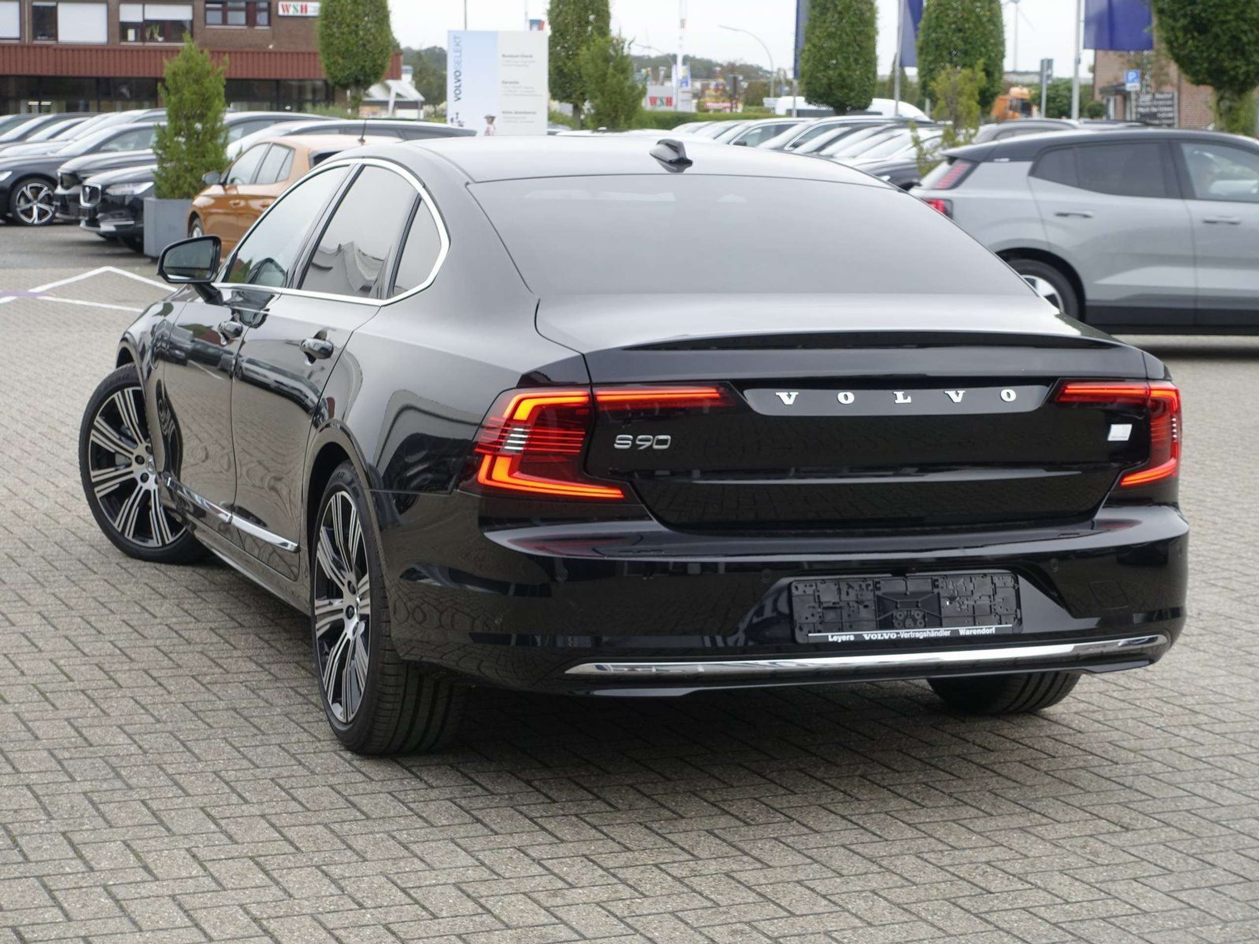 Volvo - S90