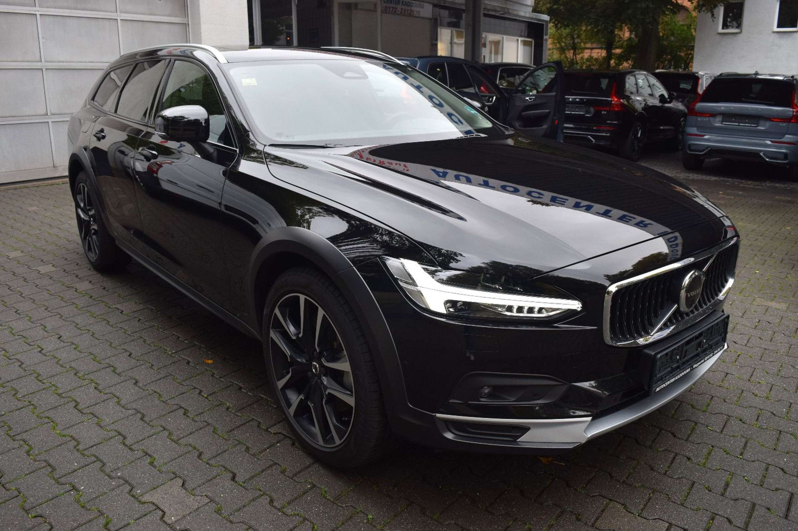 Volvo - V90 Cross Country