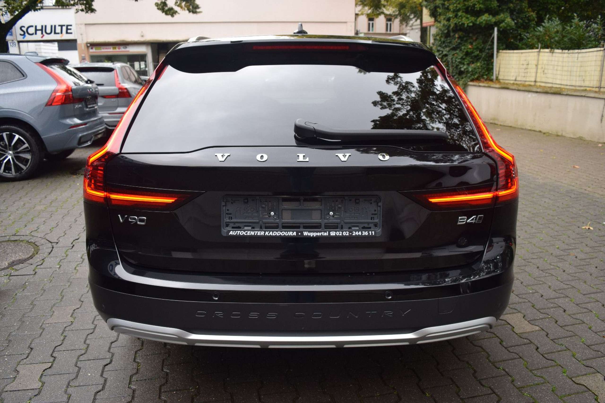 Volvo - V90 Cross Country