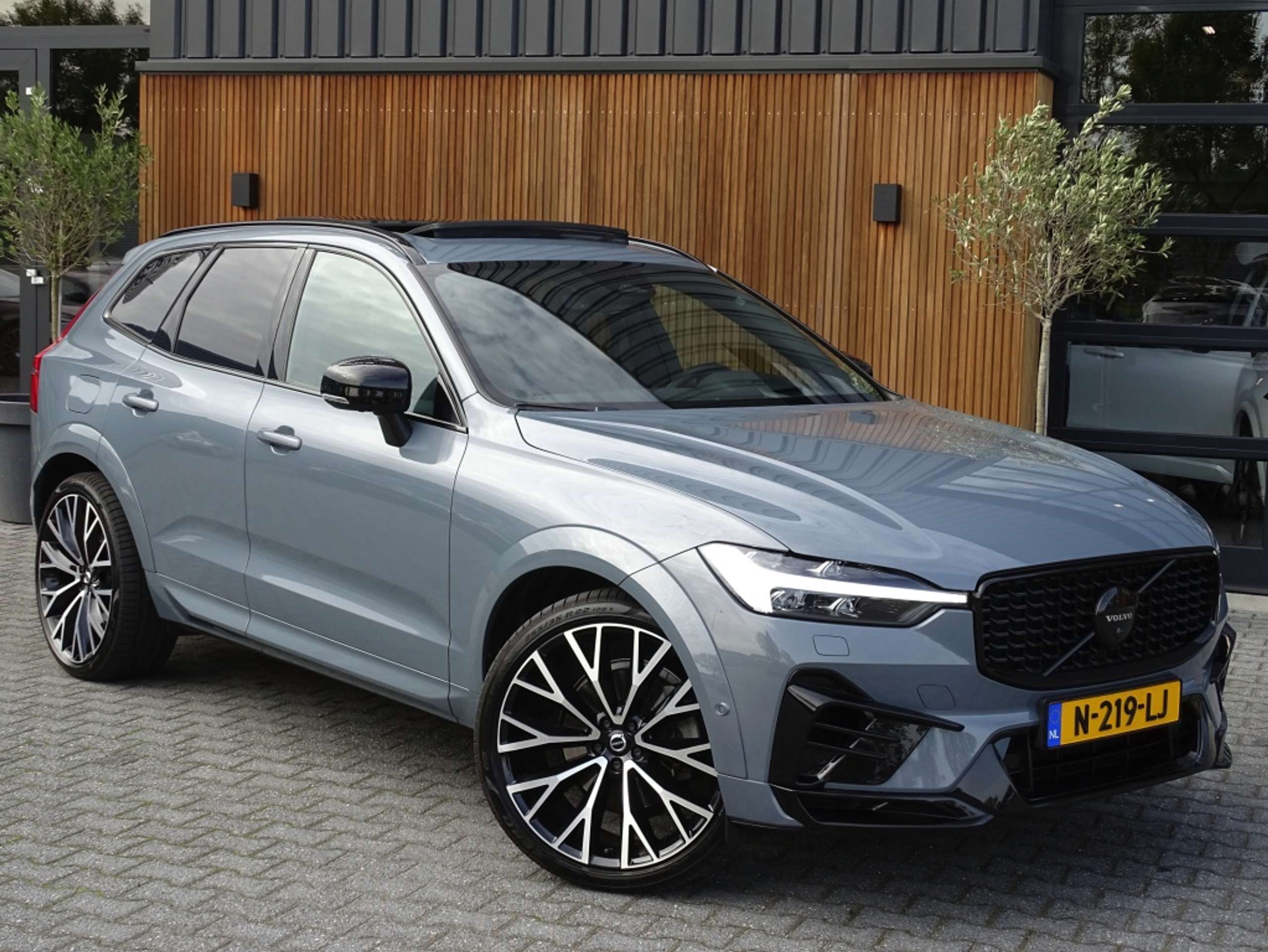 Volvo - XC60