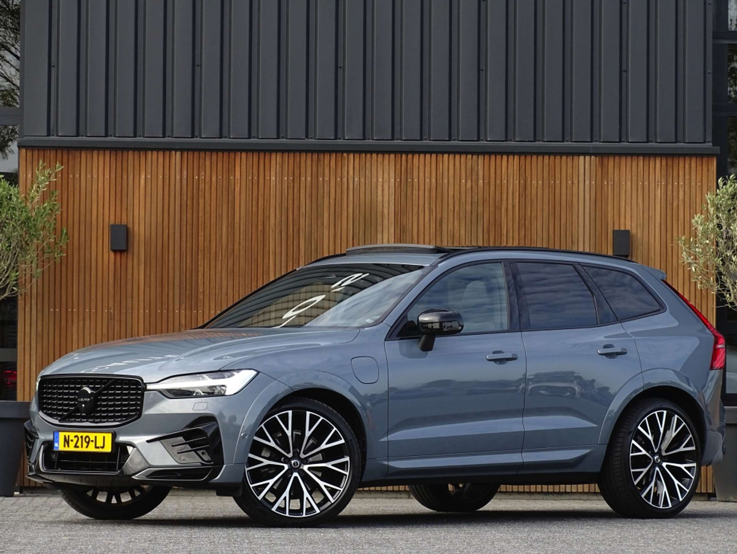 Volvo - XC60