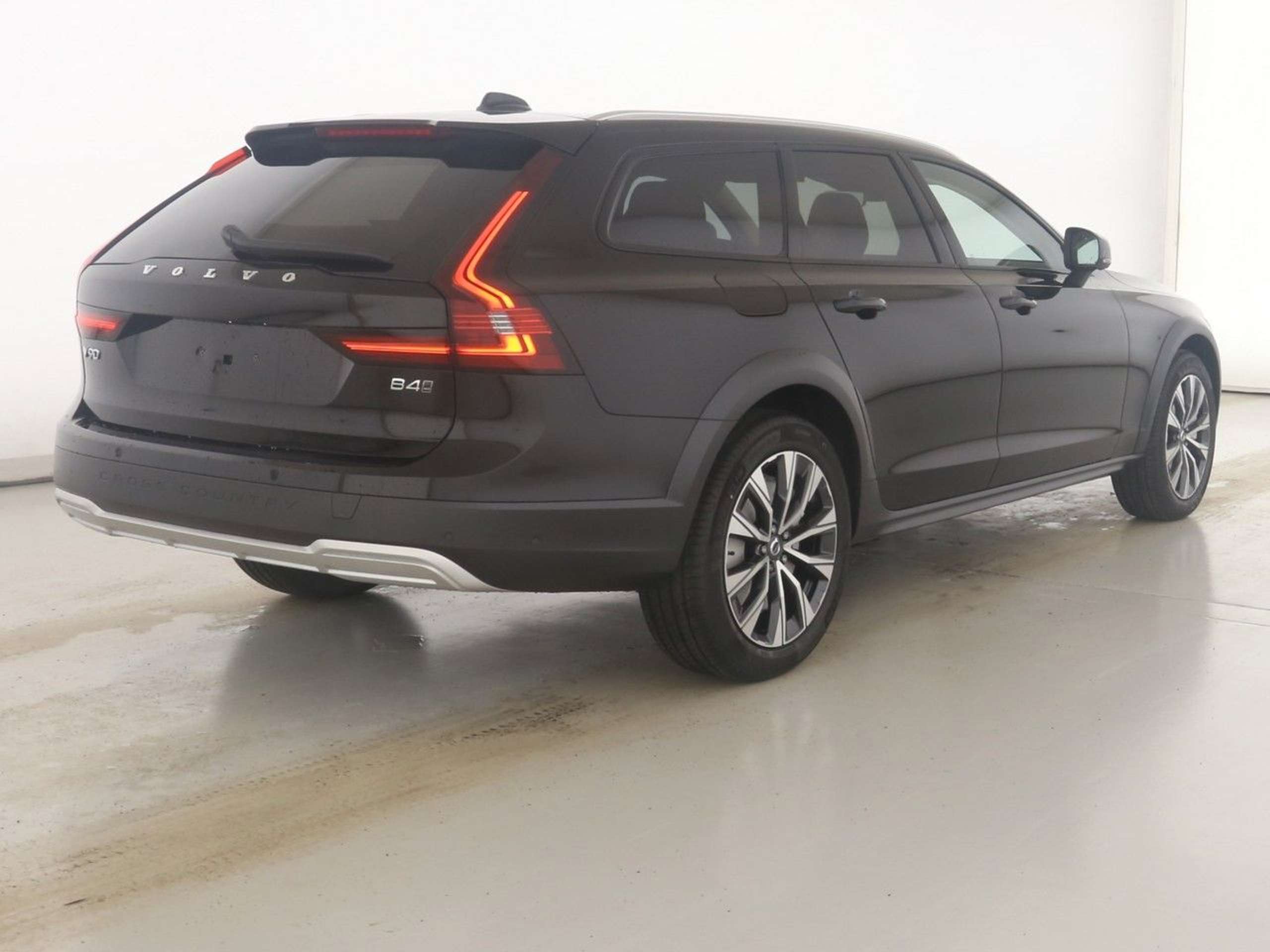 Volvo - V90 Cross Country