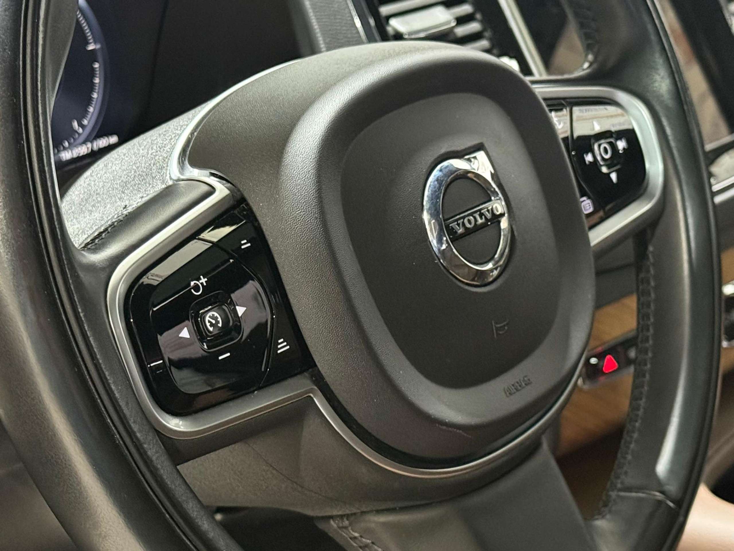 Volvo - XC90