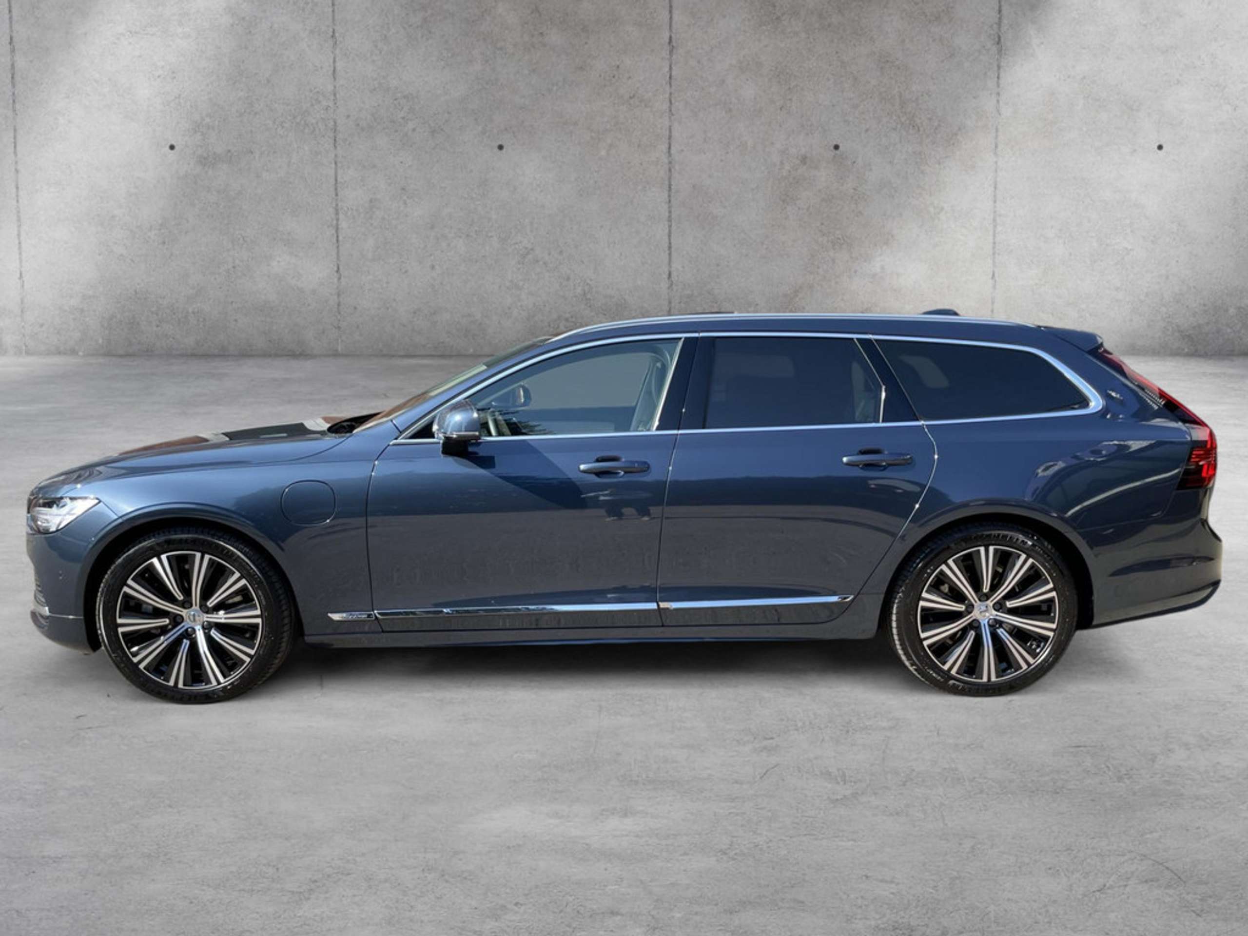 Volvo - V90