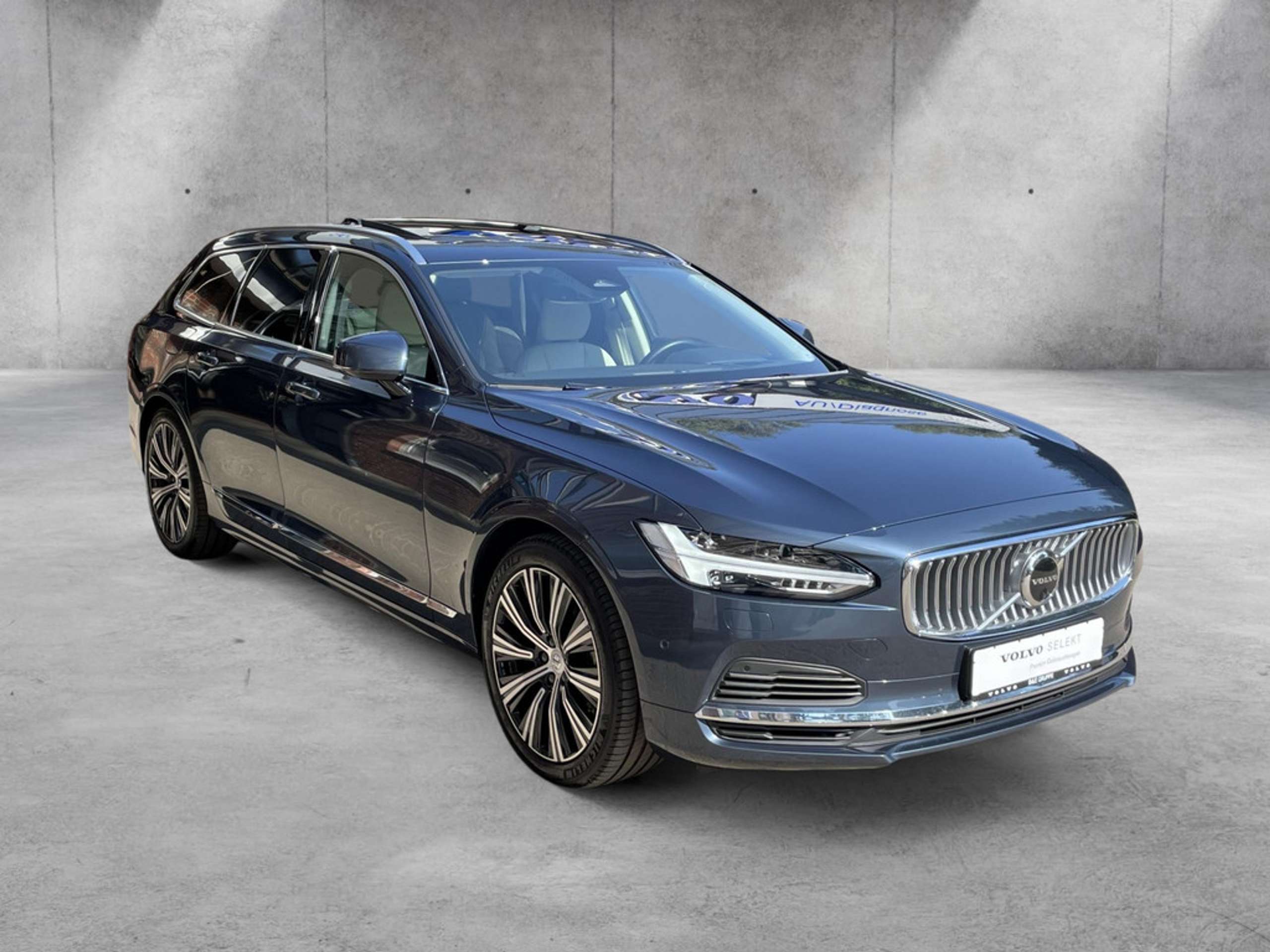 Volvo - V90