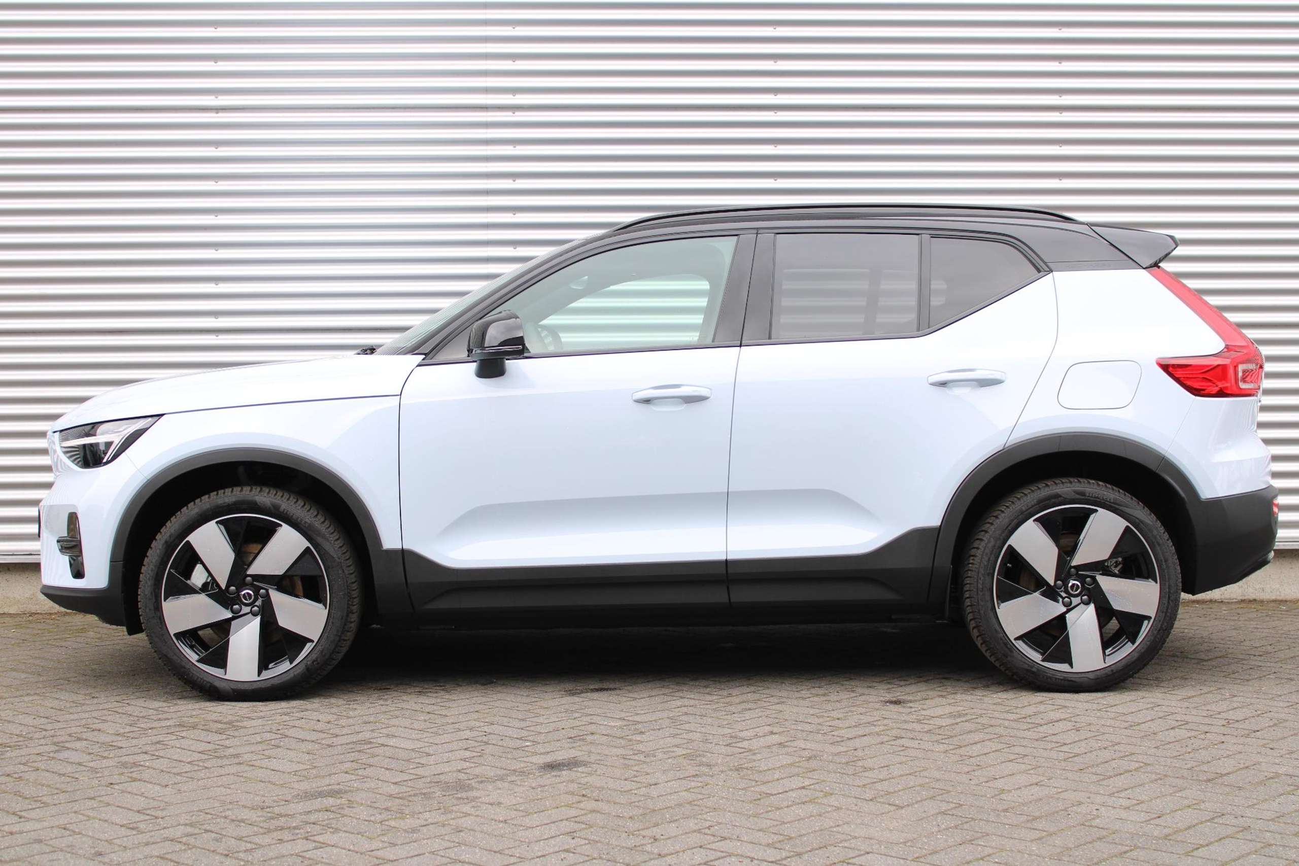 Volvo - XC40