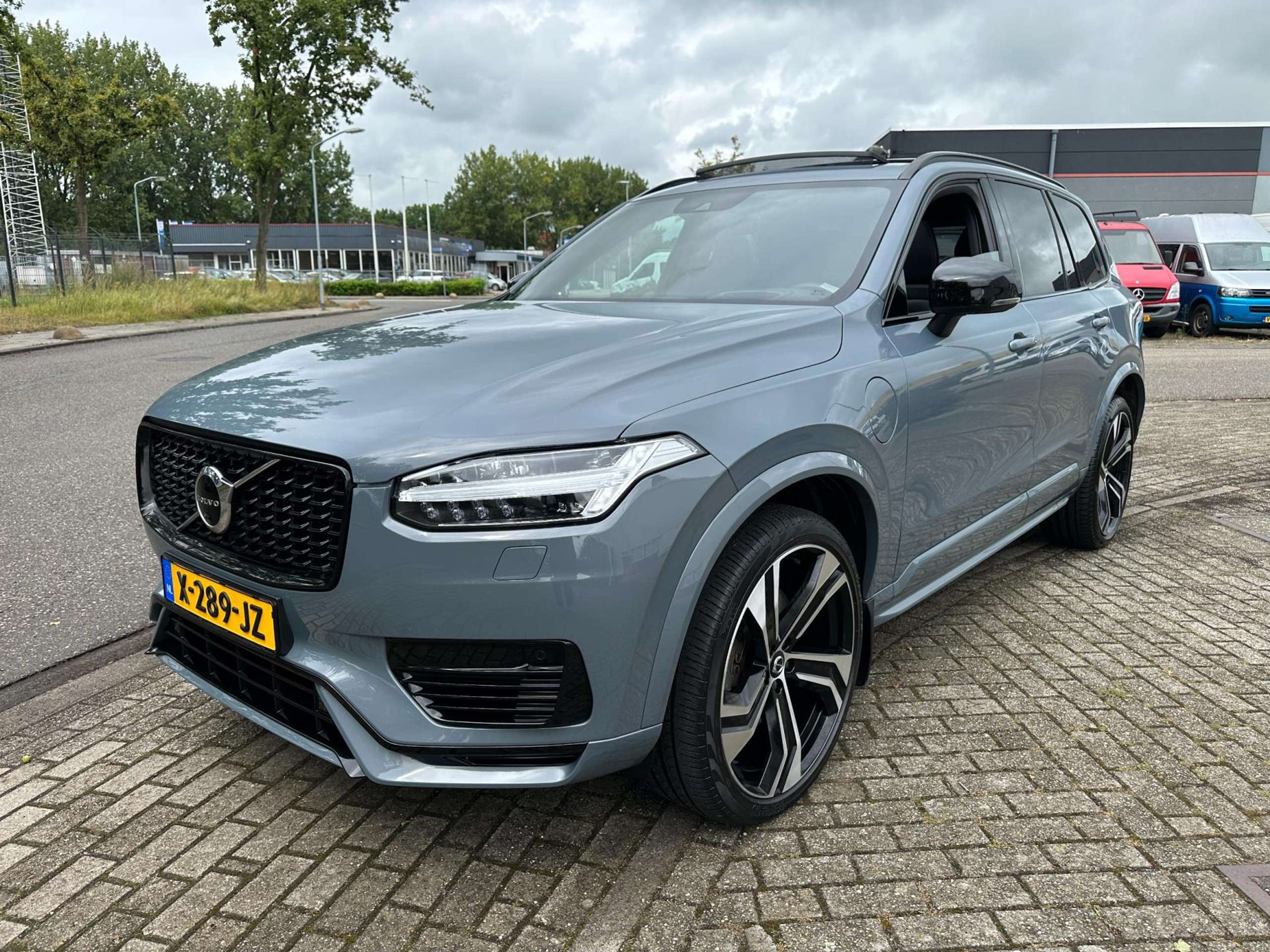 Volvo - XC90