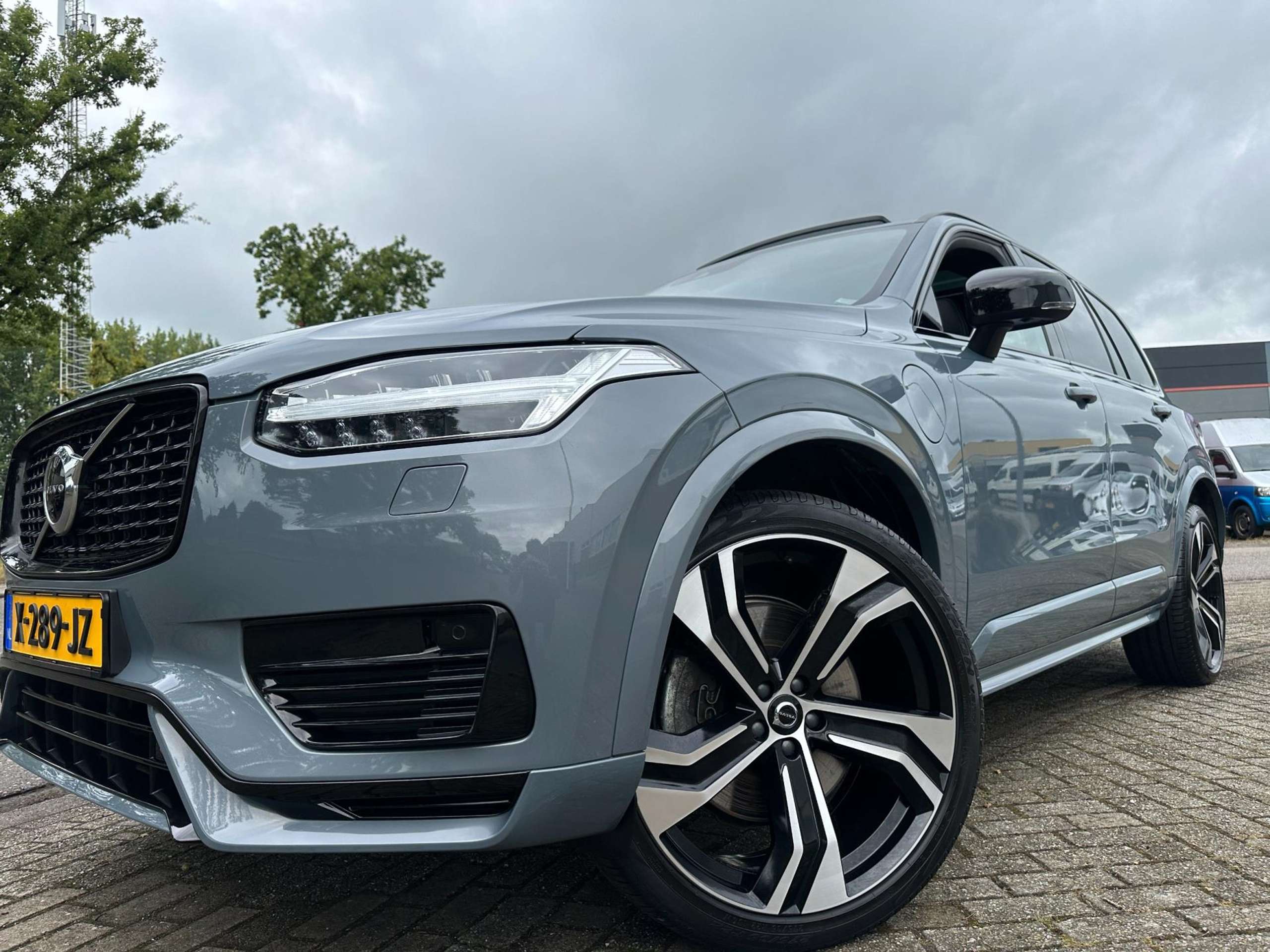 Volvo - XC90