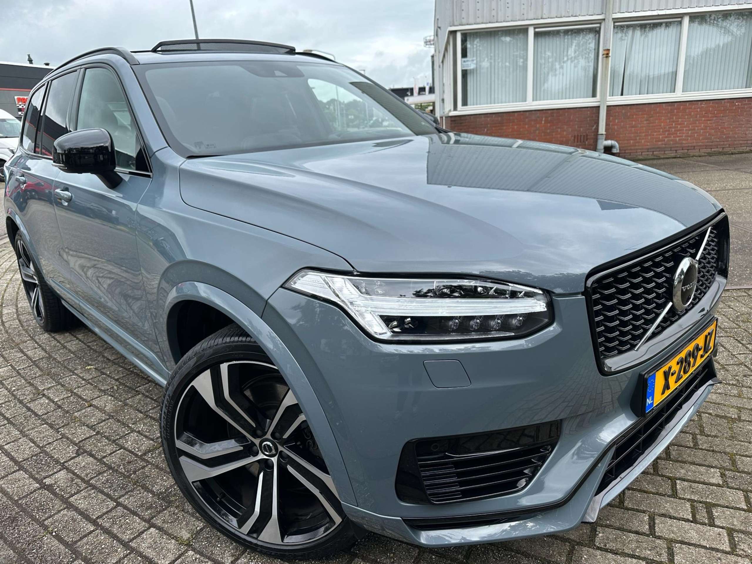 Volvo - XC90