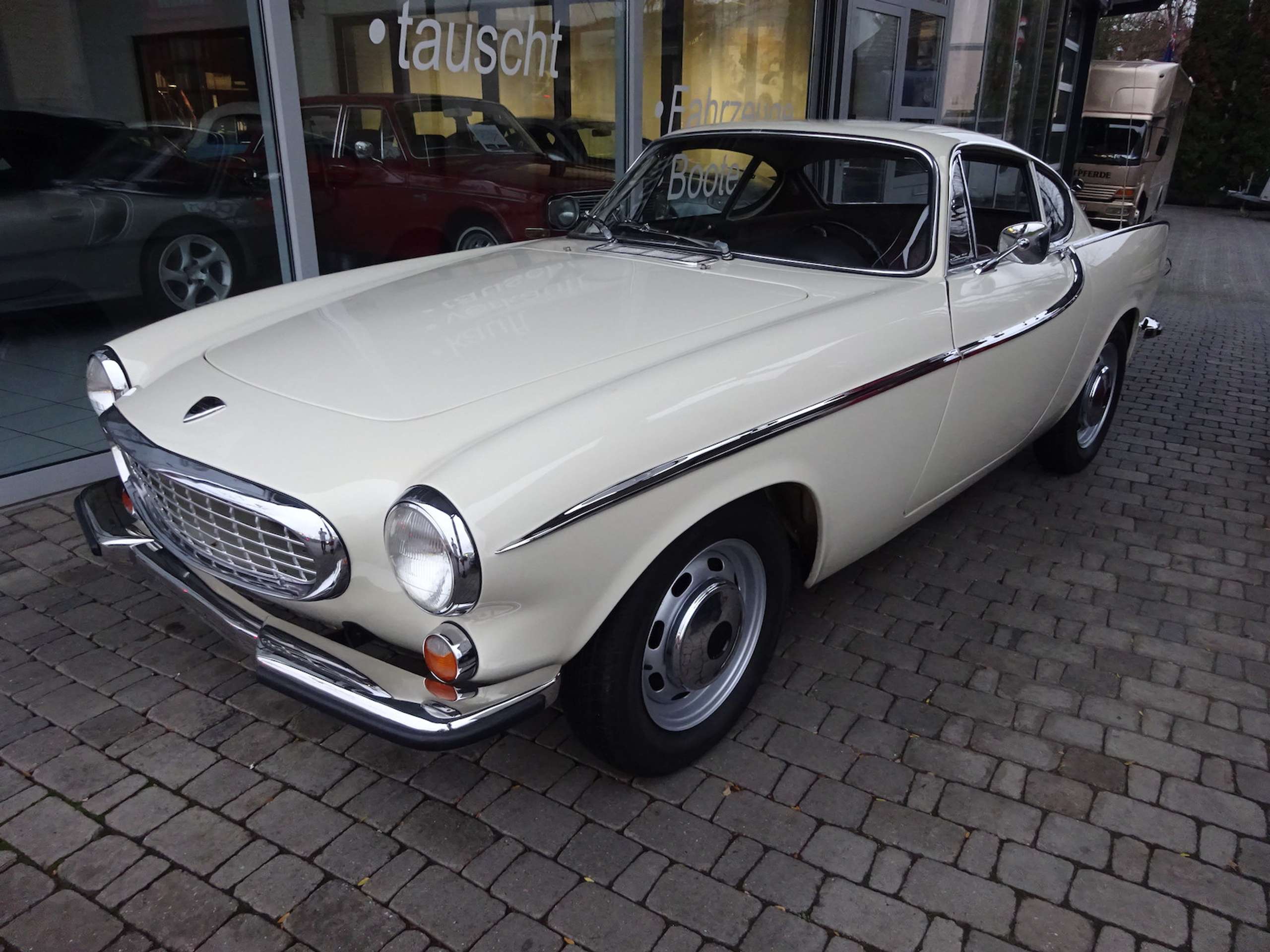 Volvo - P1800