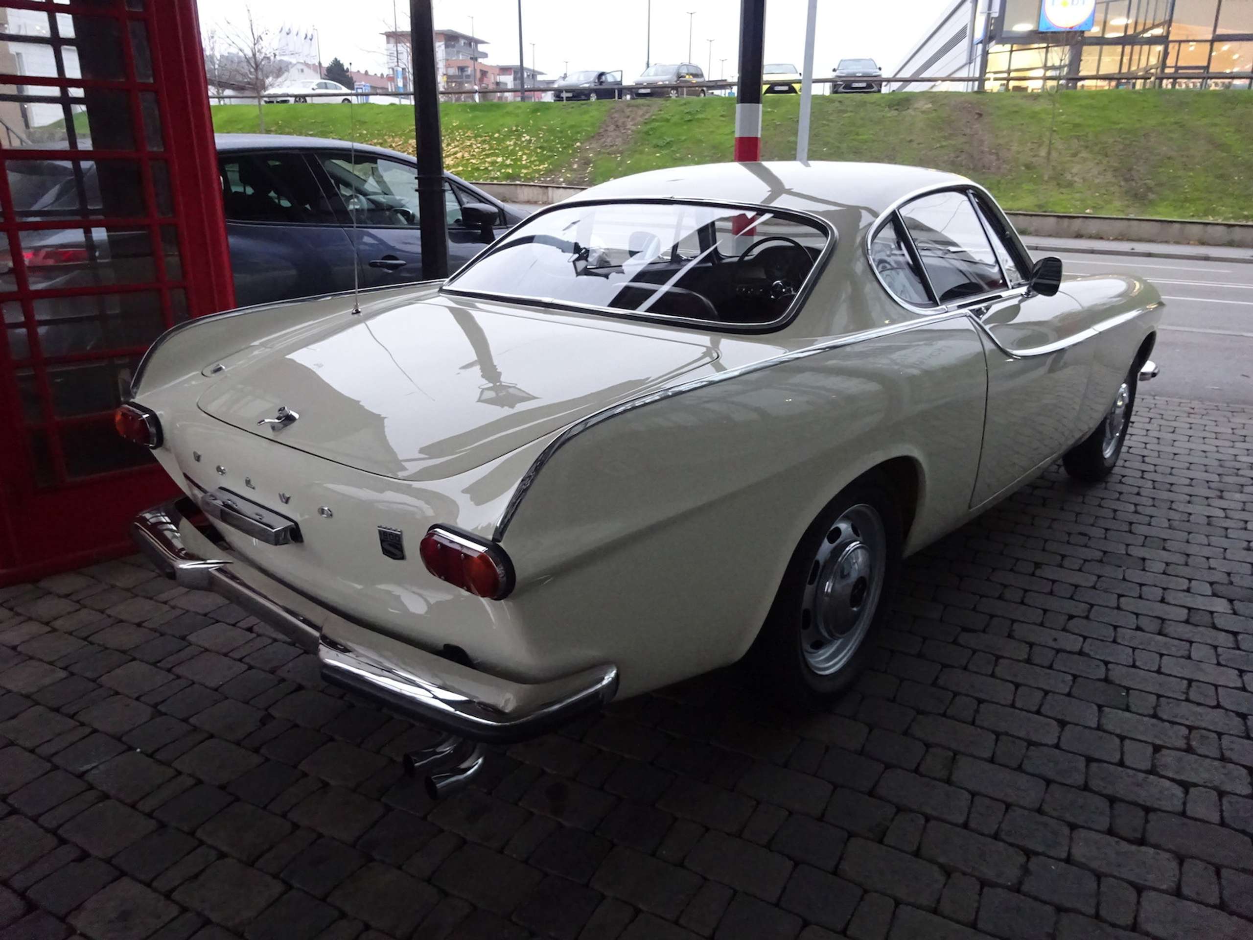 Volvo - P1800