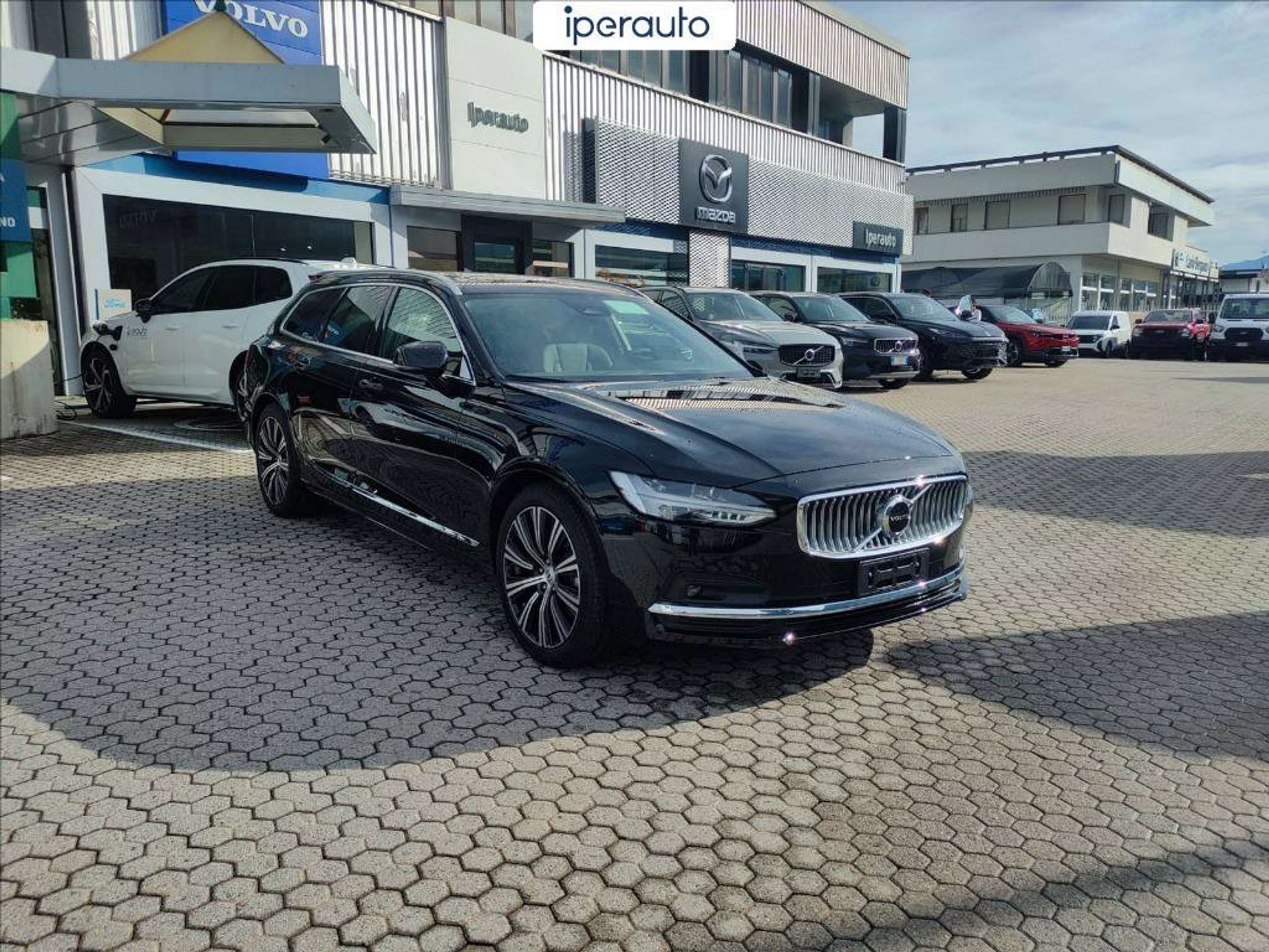 Volvo - V90