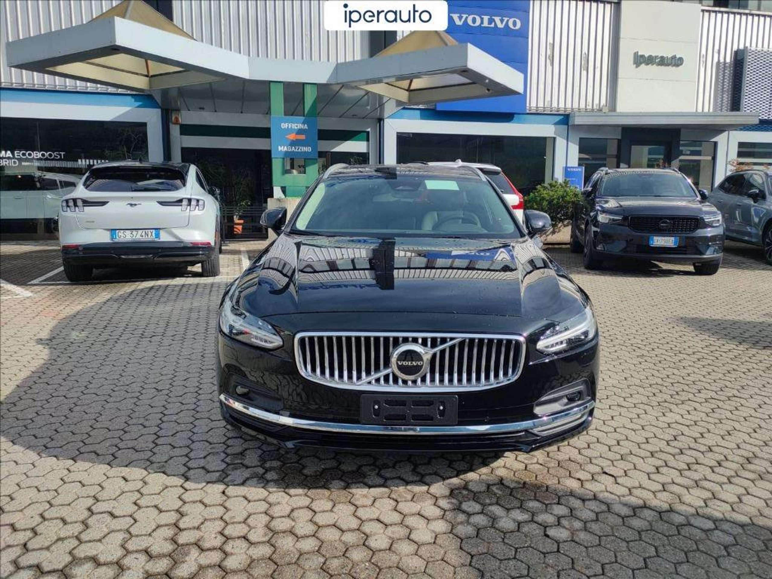 Volvo - V90