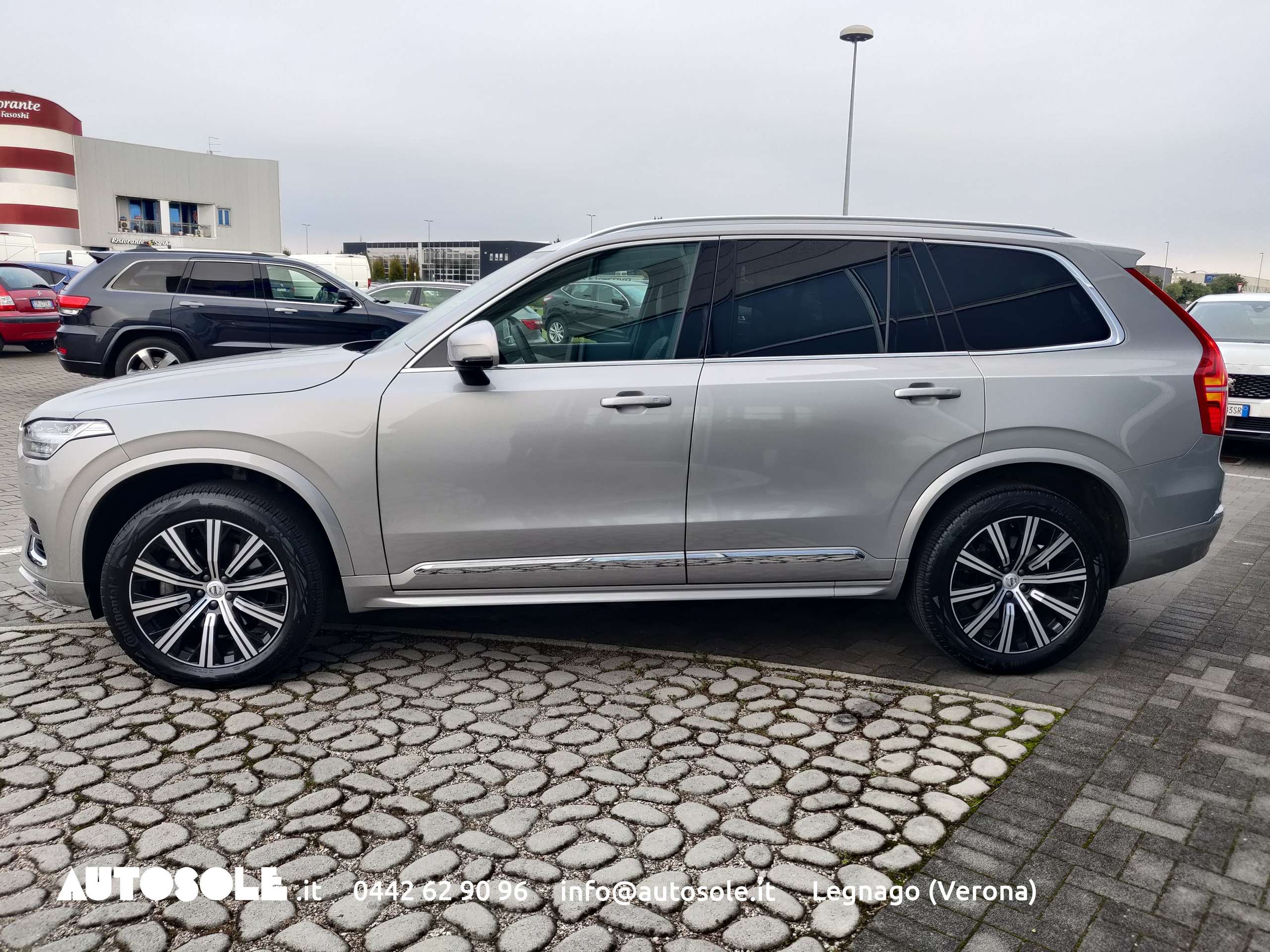 Volvo - XC90