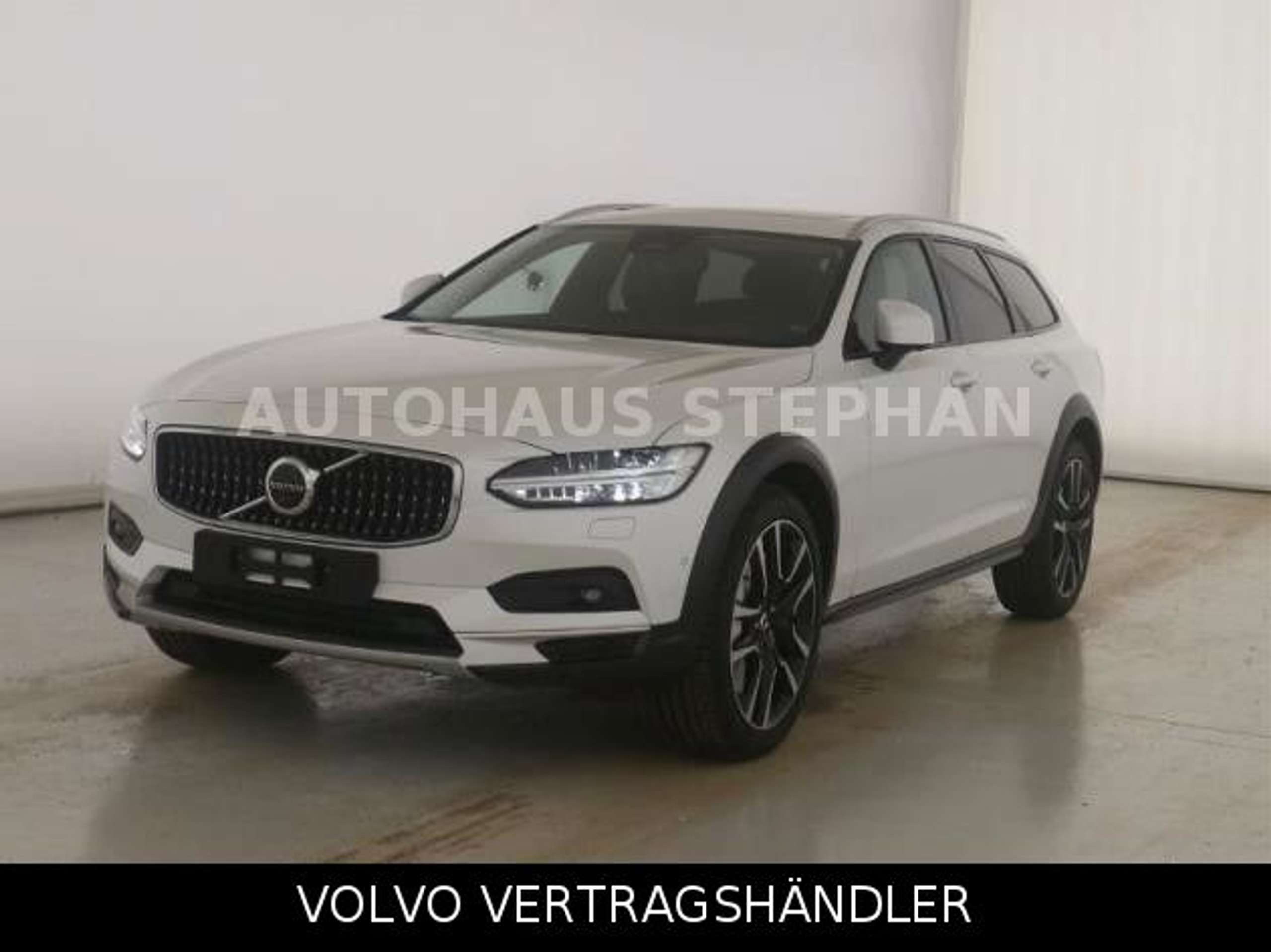 Volvo - V90 Cross Country