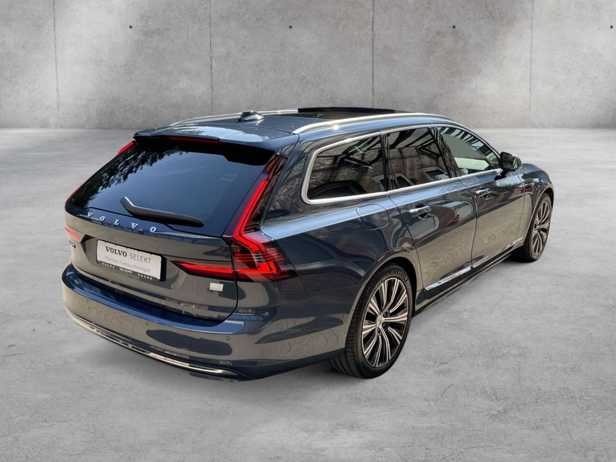 Volvo - V90