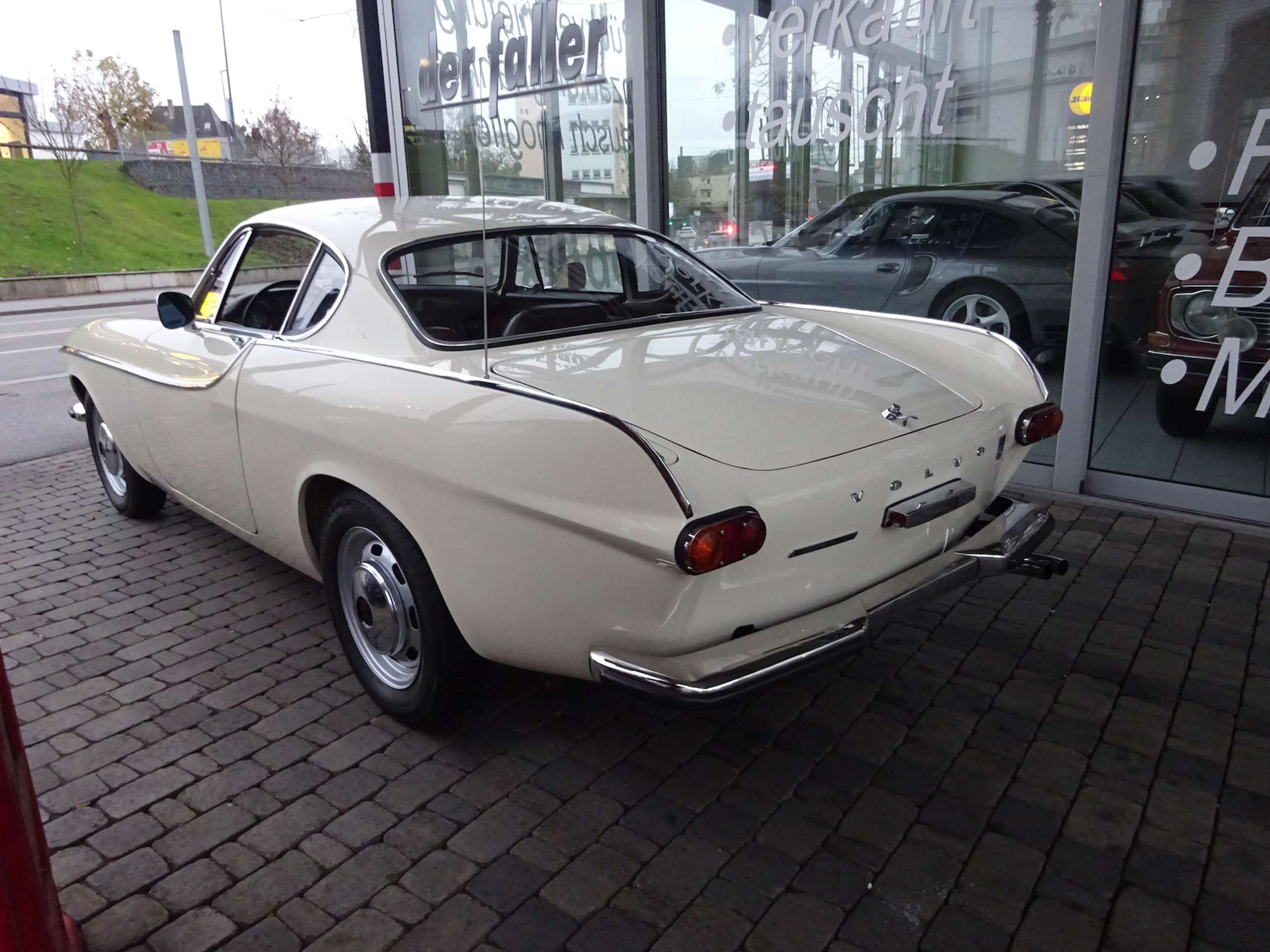 Volvo - P1800