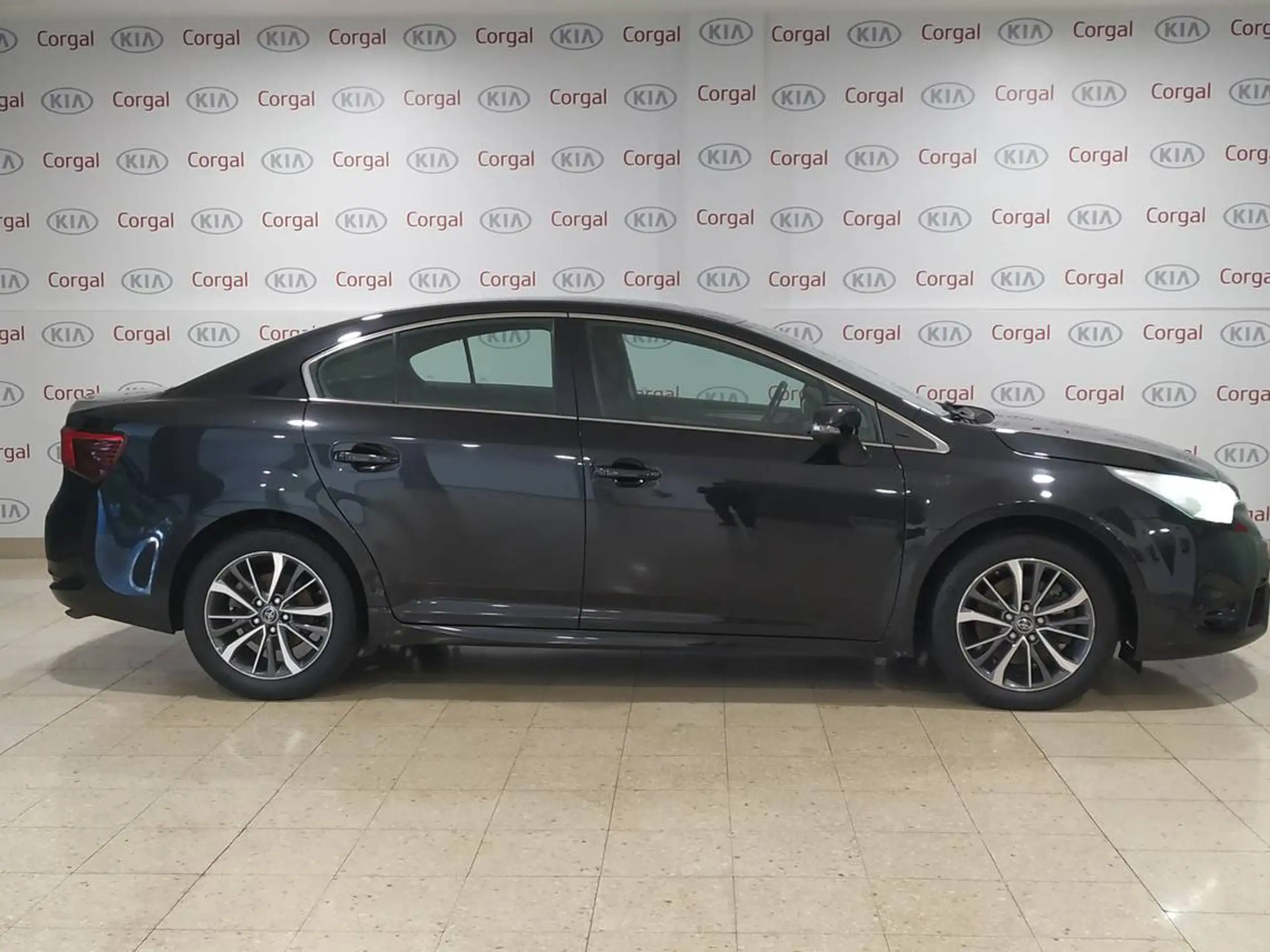 Toyota - Avensis