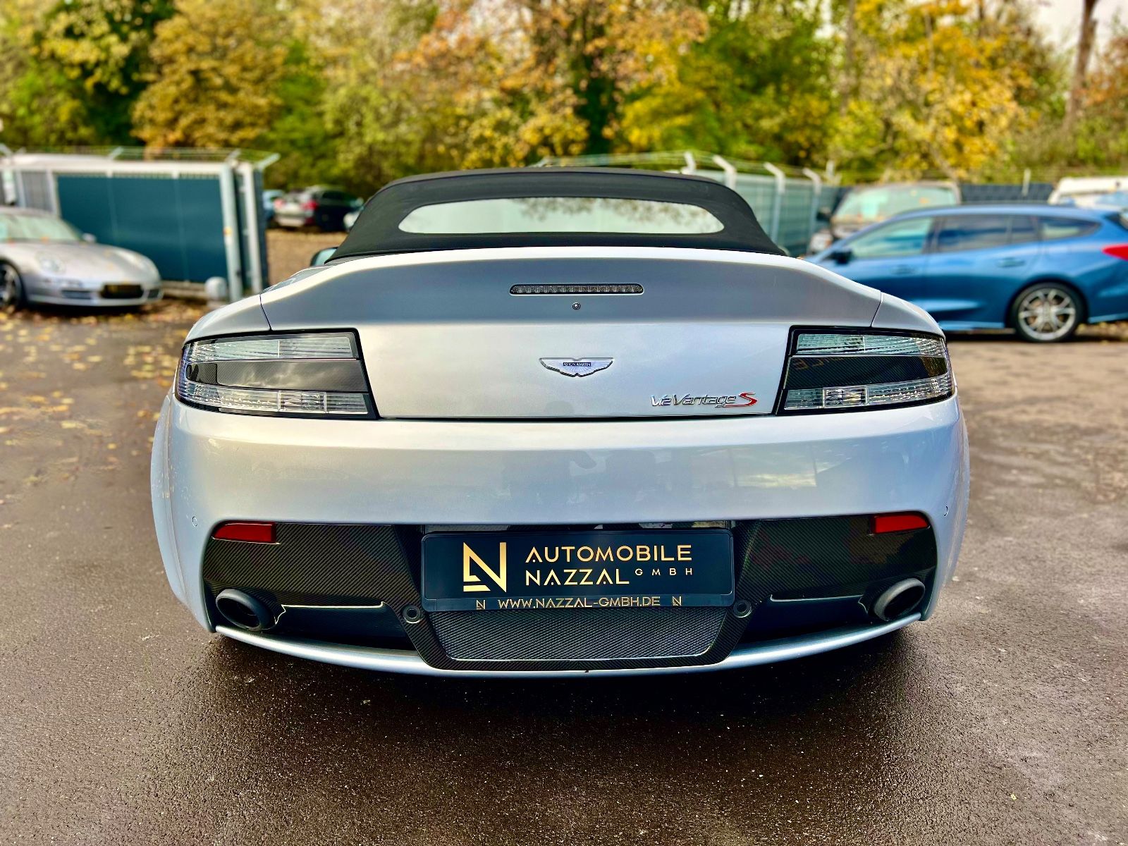 Aston Martin - V12 Vantage