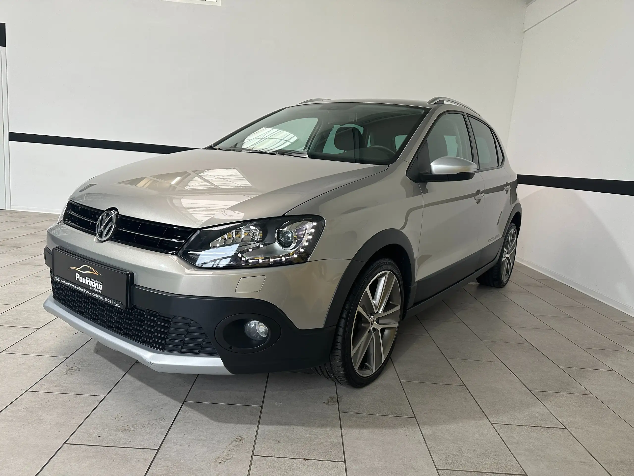 Volkswagen - Polo Cross