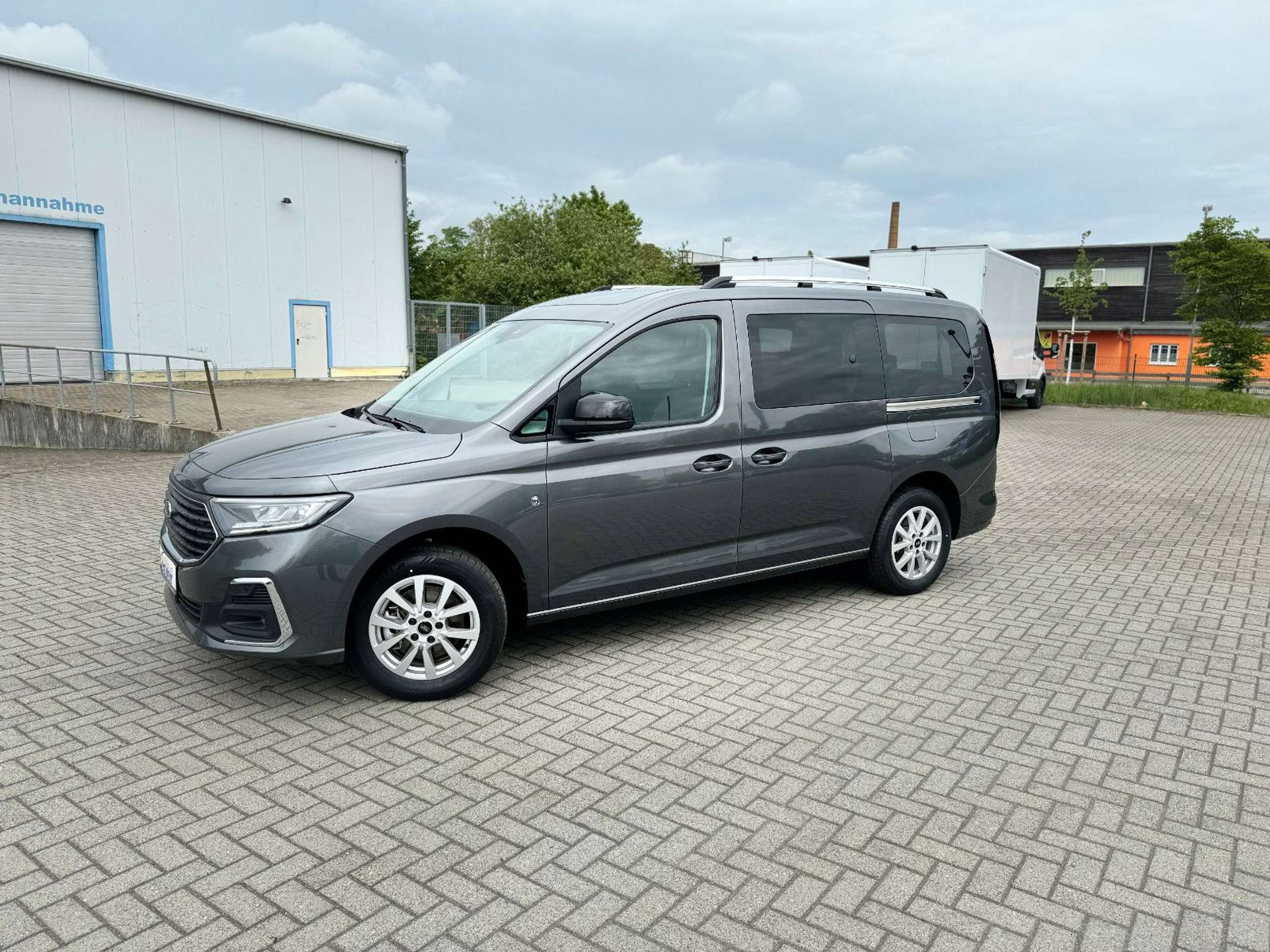 Ford - Grand Tourneo