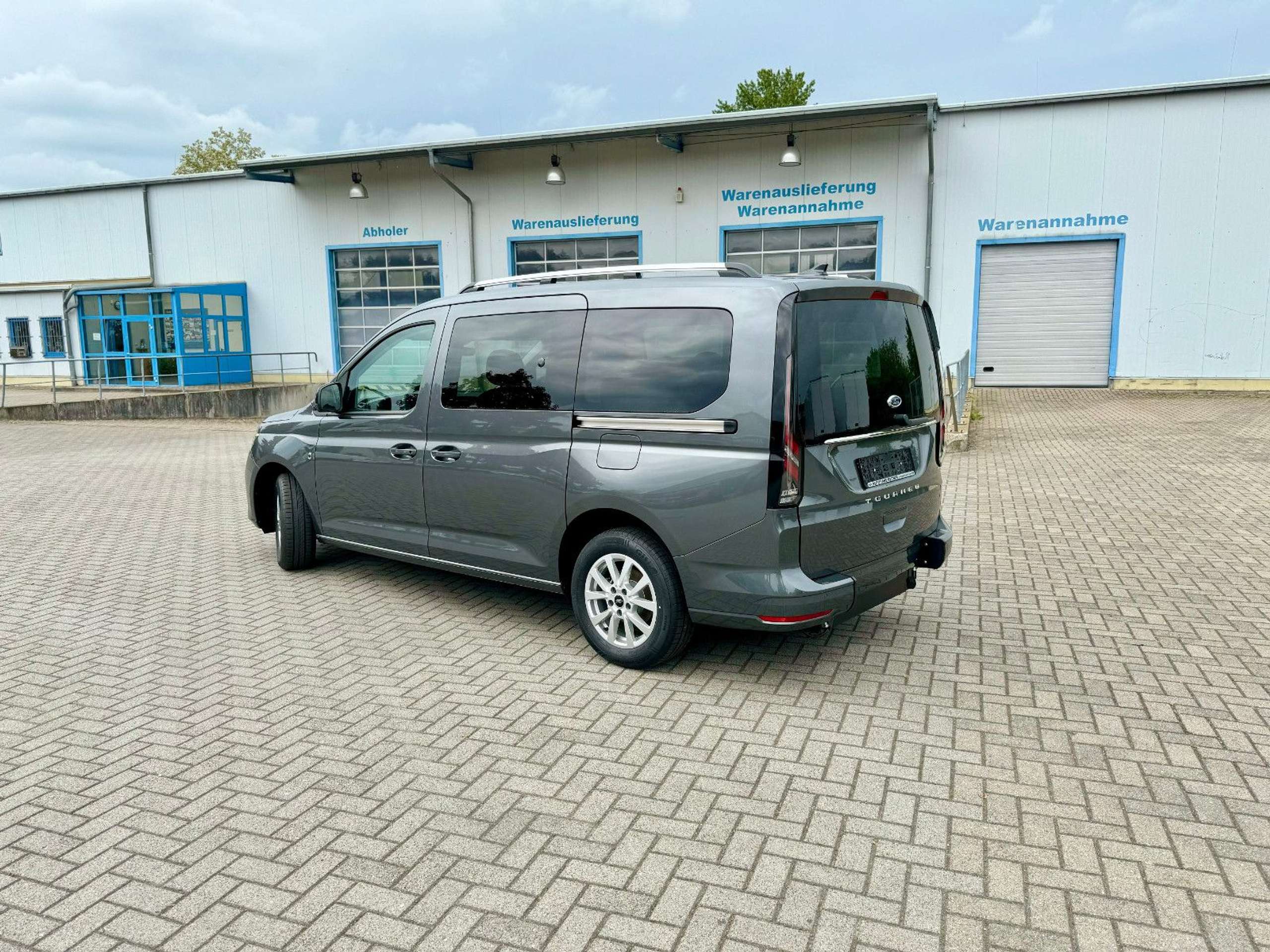 Ford - Grand Tourneo