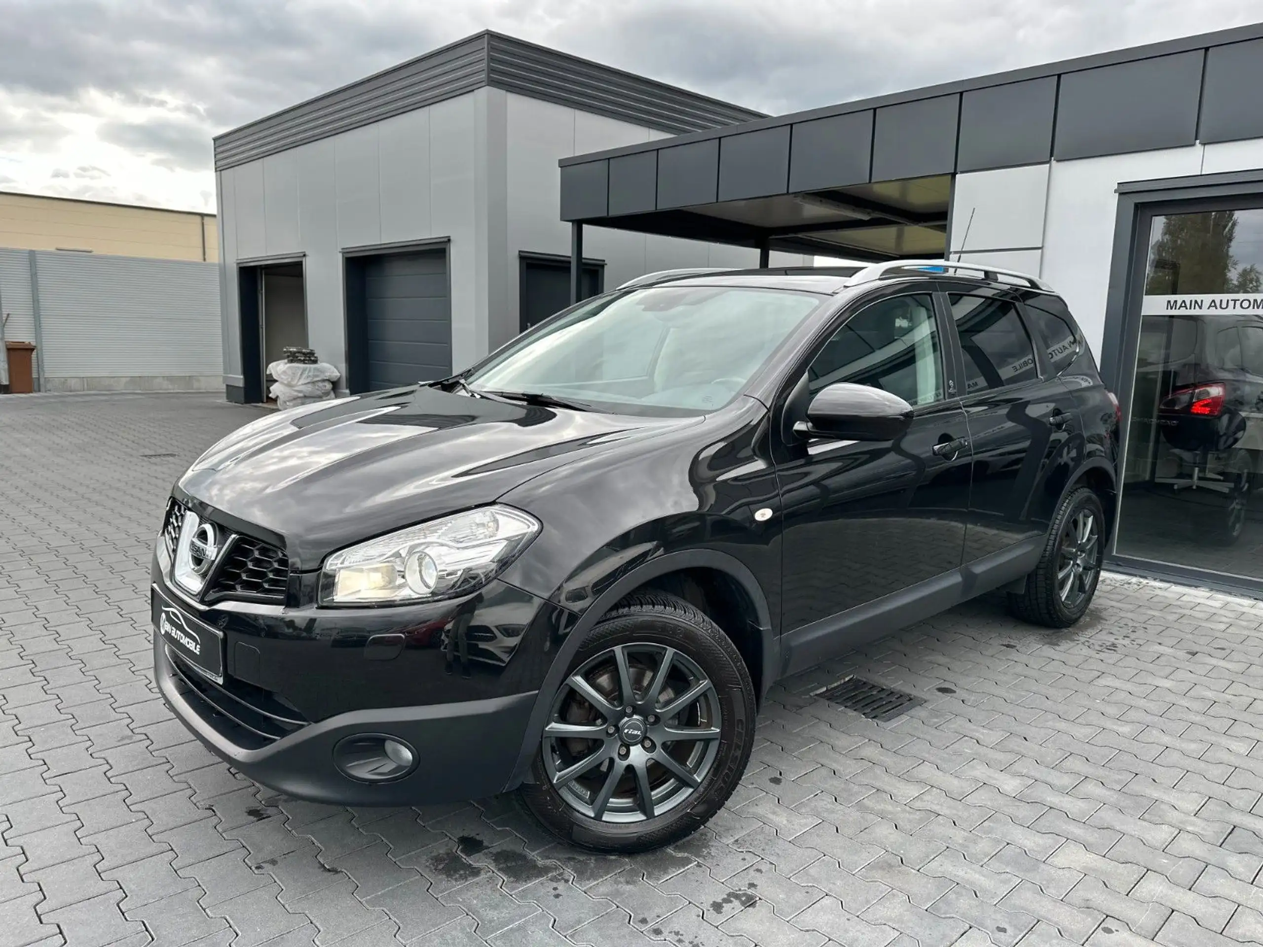 Nissan - Qashqai+2