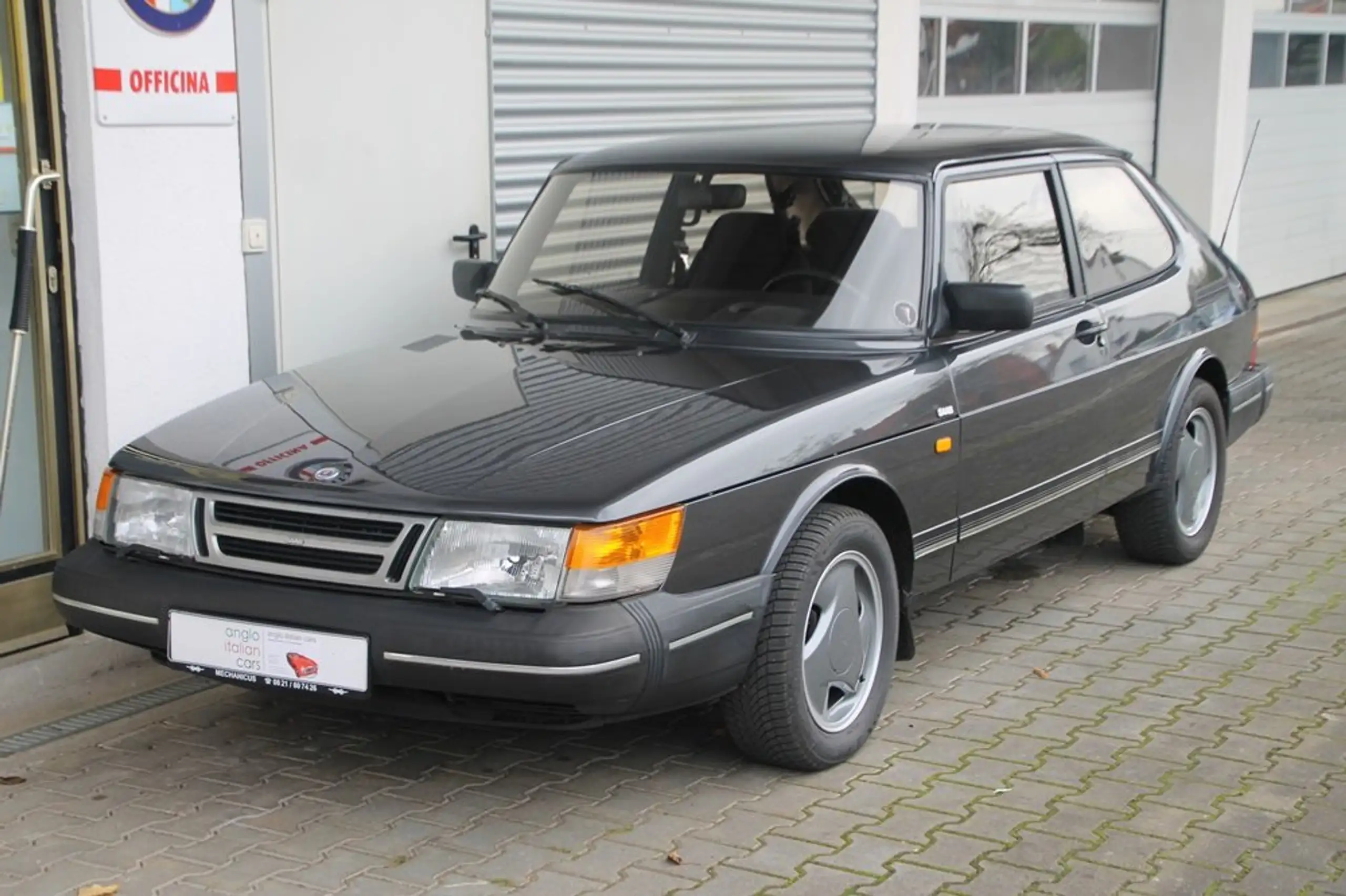 Saab - 900