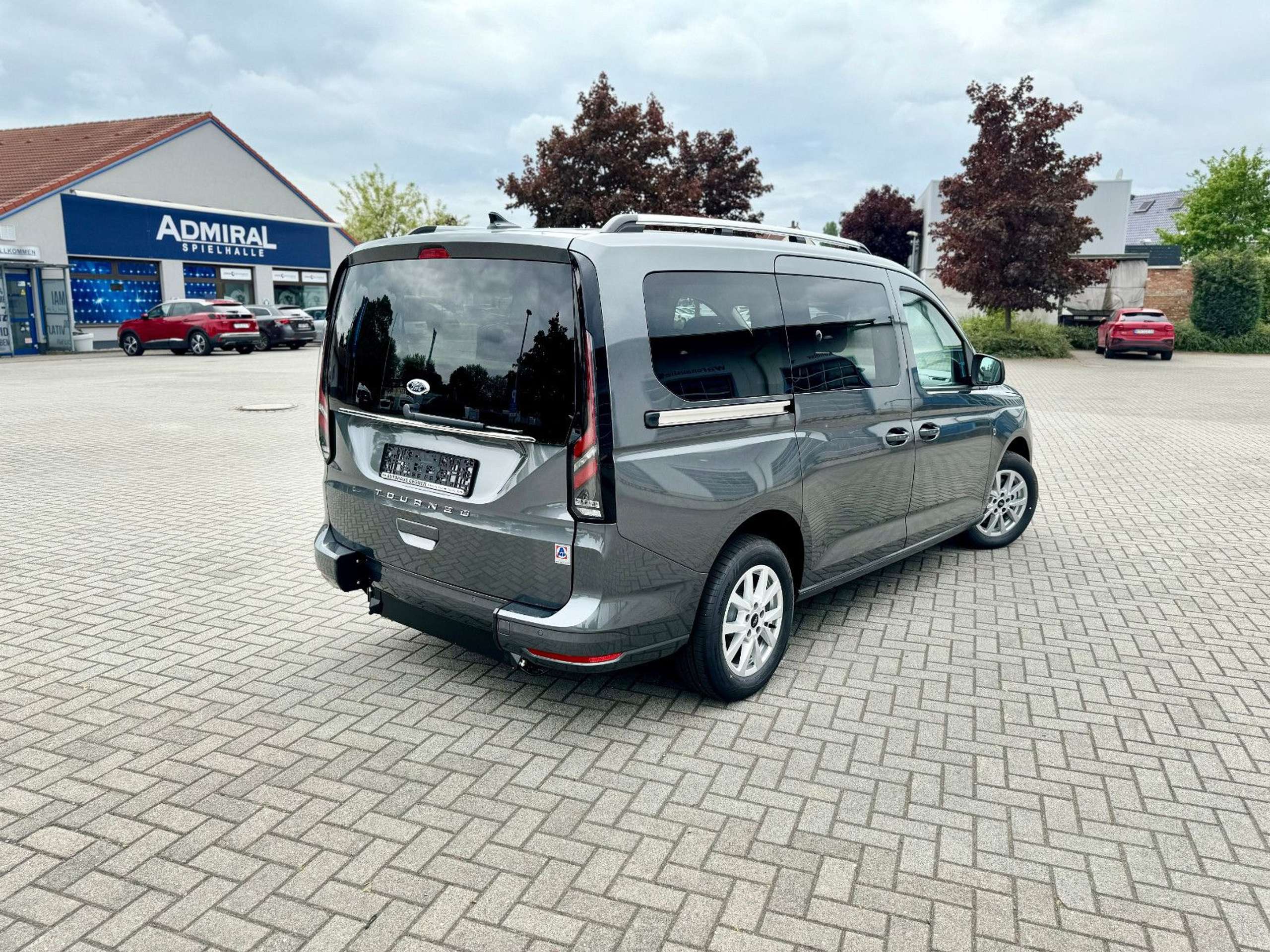 Ford - Grand Tourneo