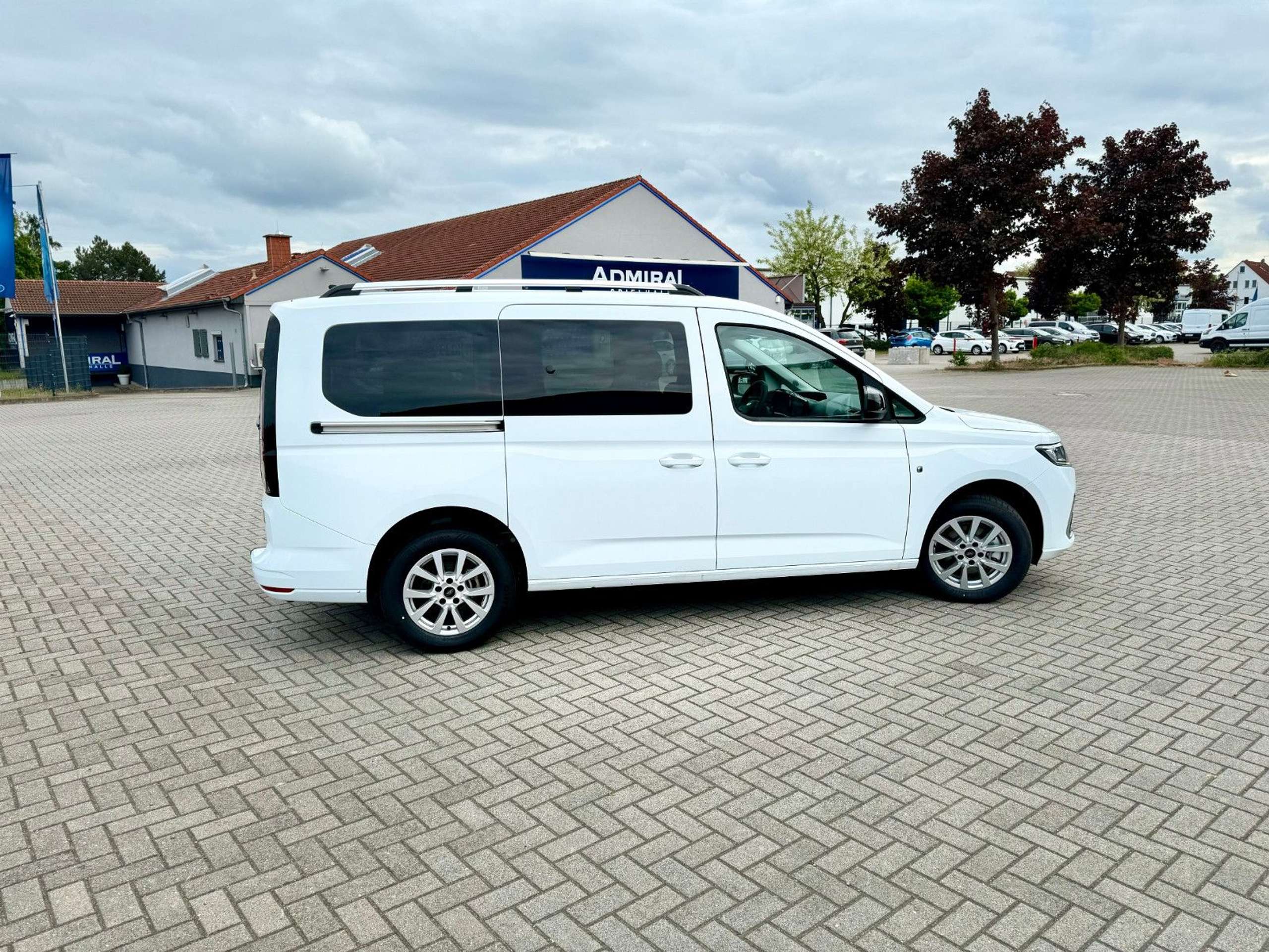 Ford - Grand Tourneo