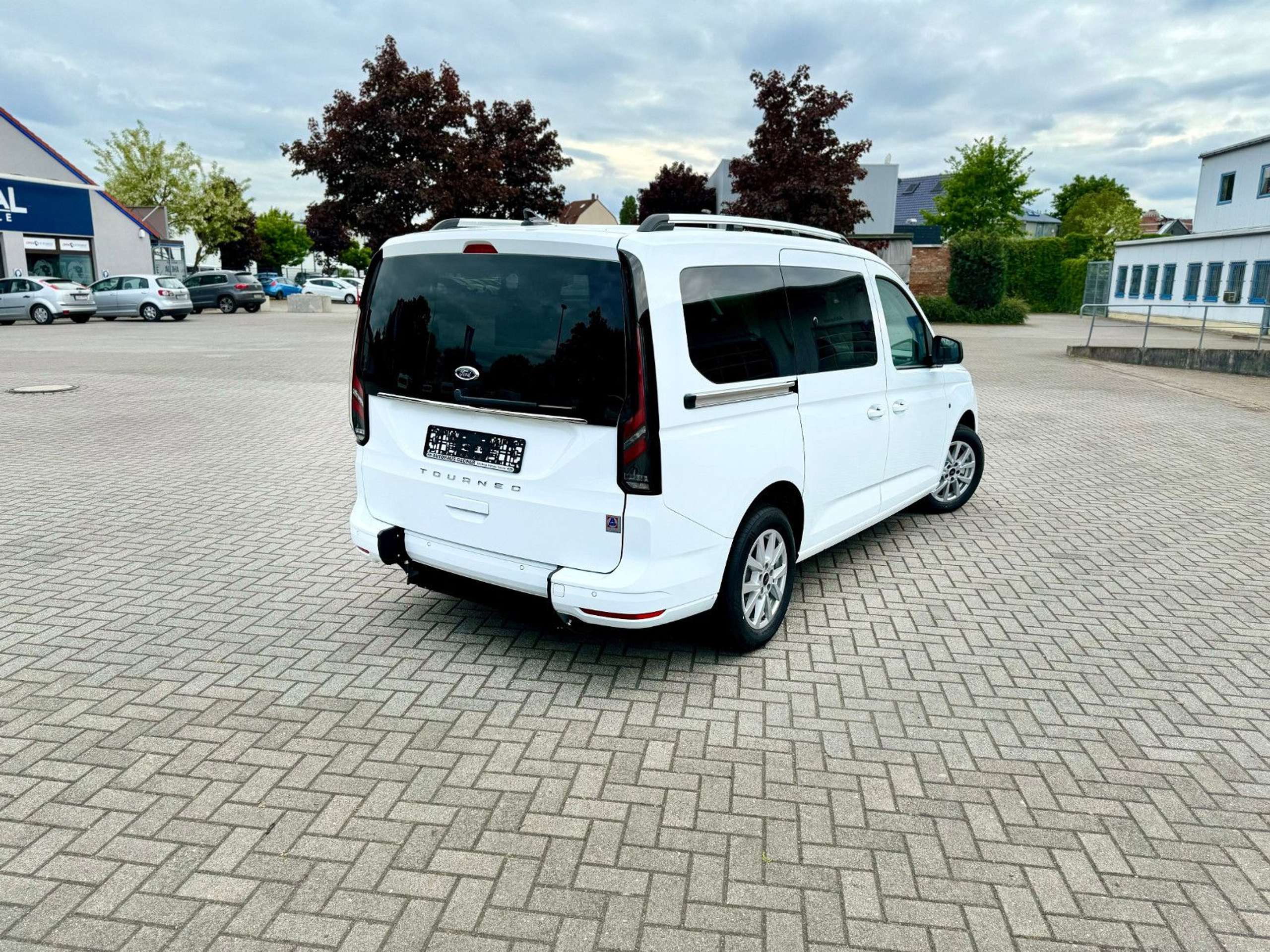 Ford - Grand Tourneo