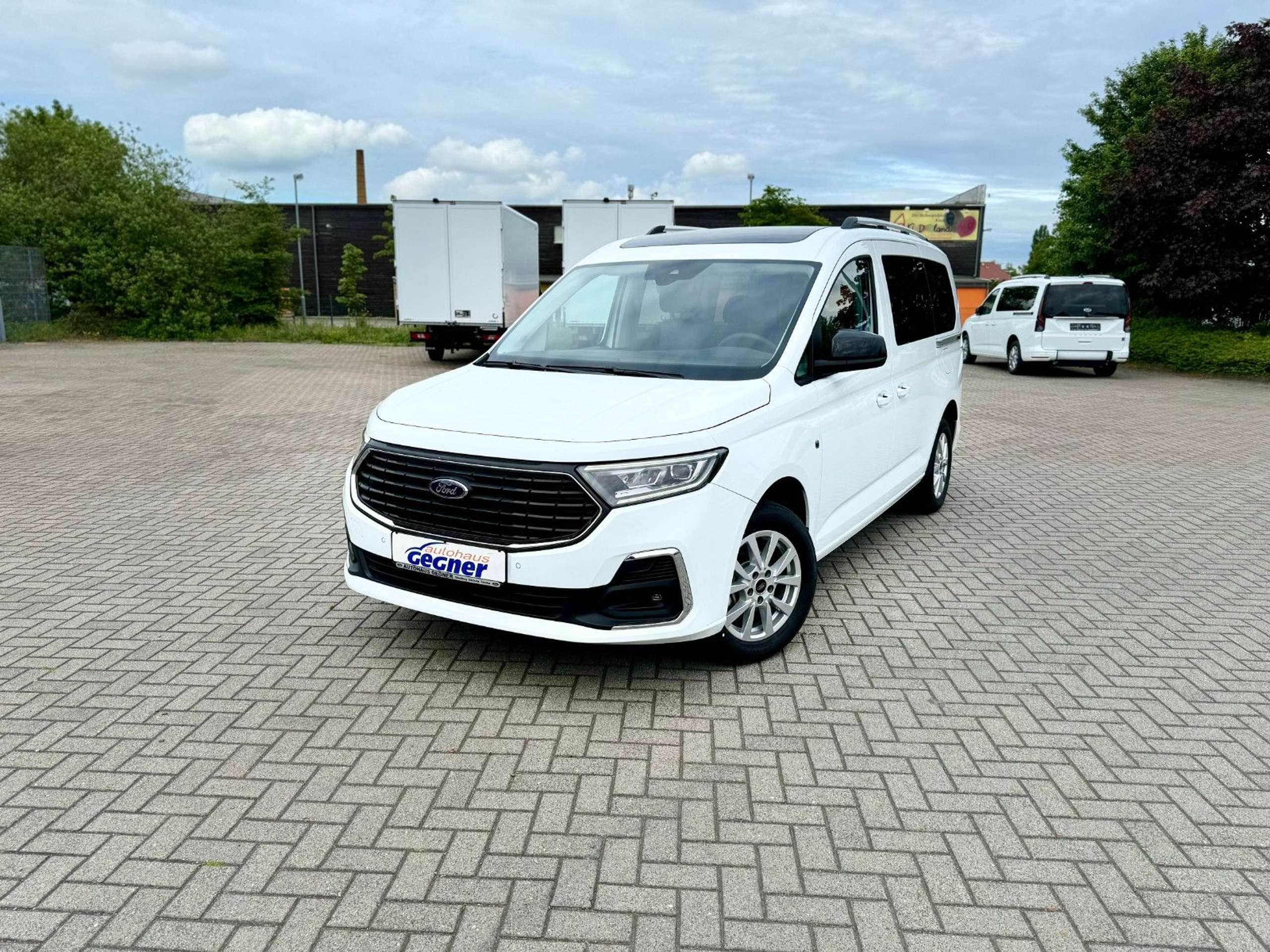 Ford - Grand Tourneo