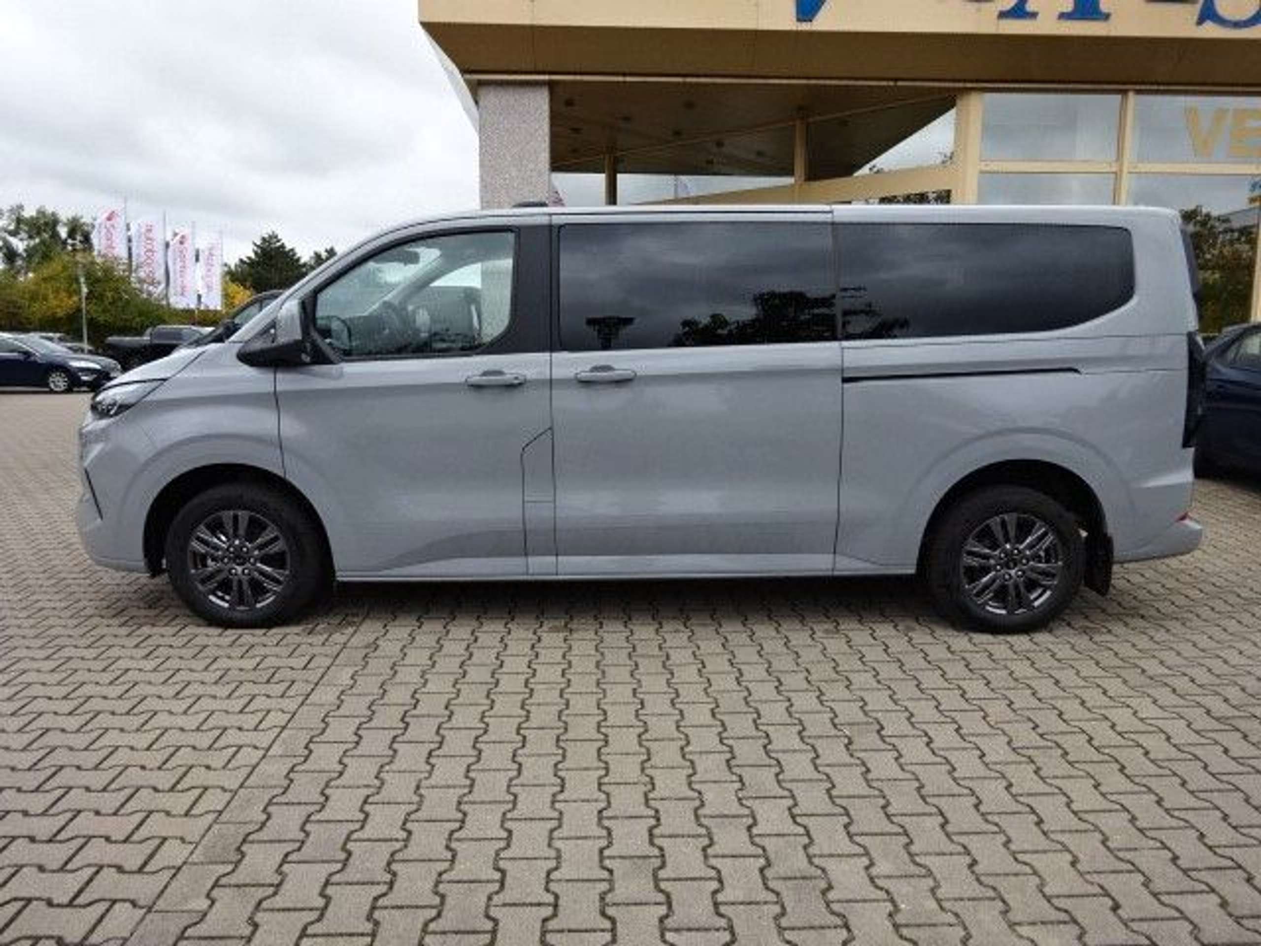 Ford - Tourneo Custom