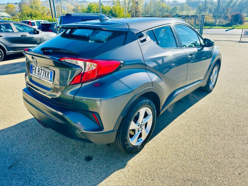 Toyota - C-HR