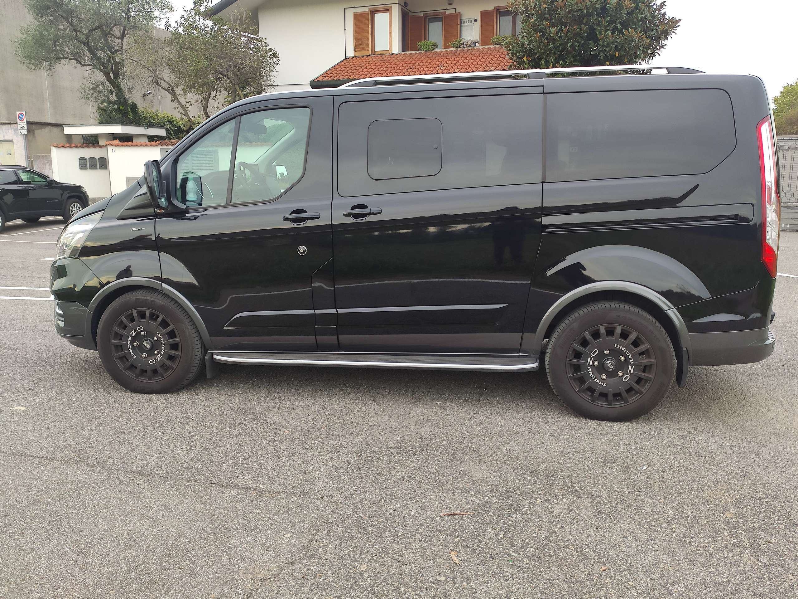 Ford - Tourneo Custom