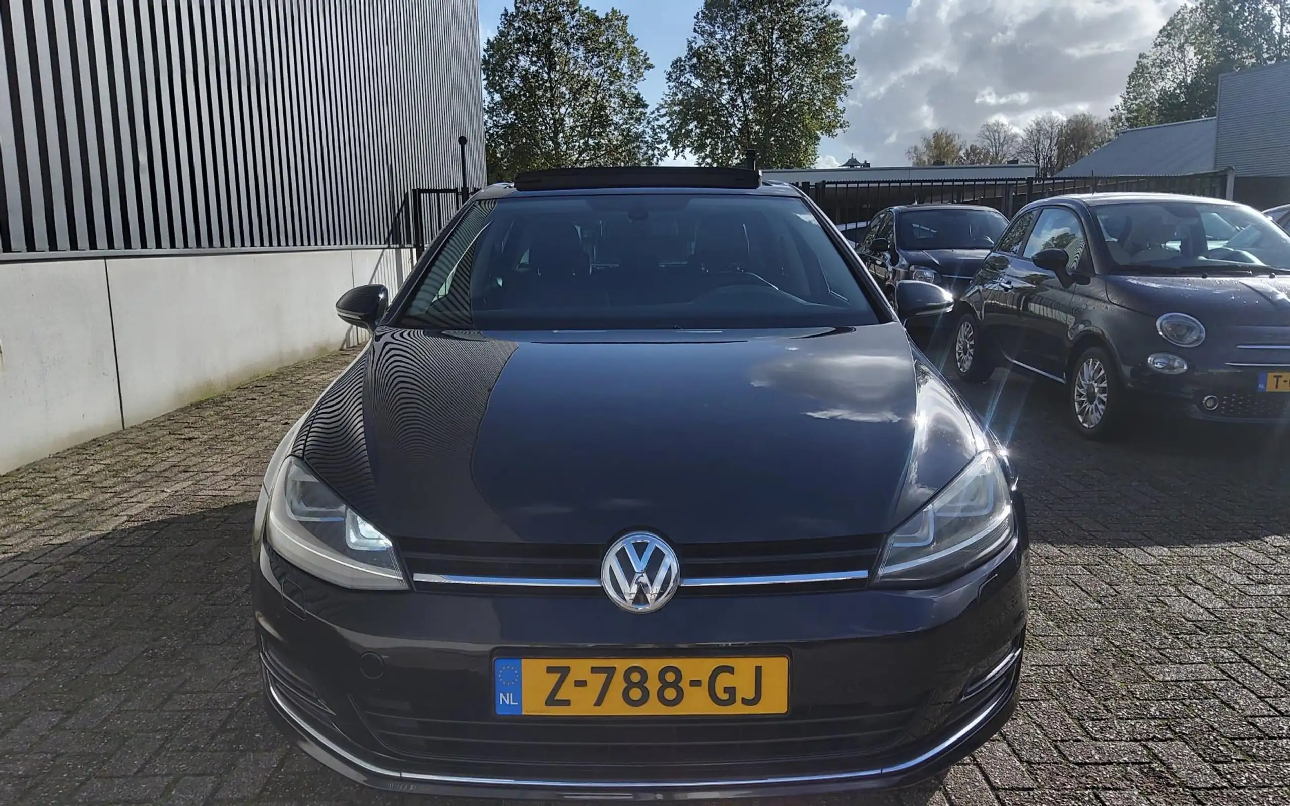 Volkswagen - Golf