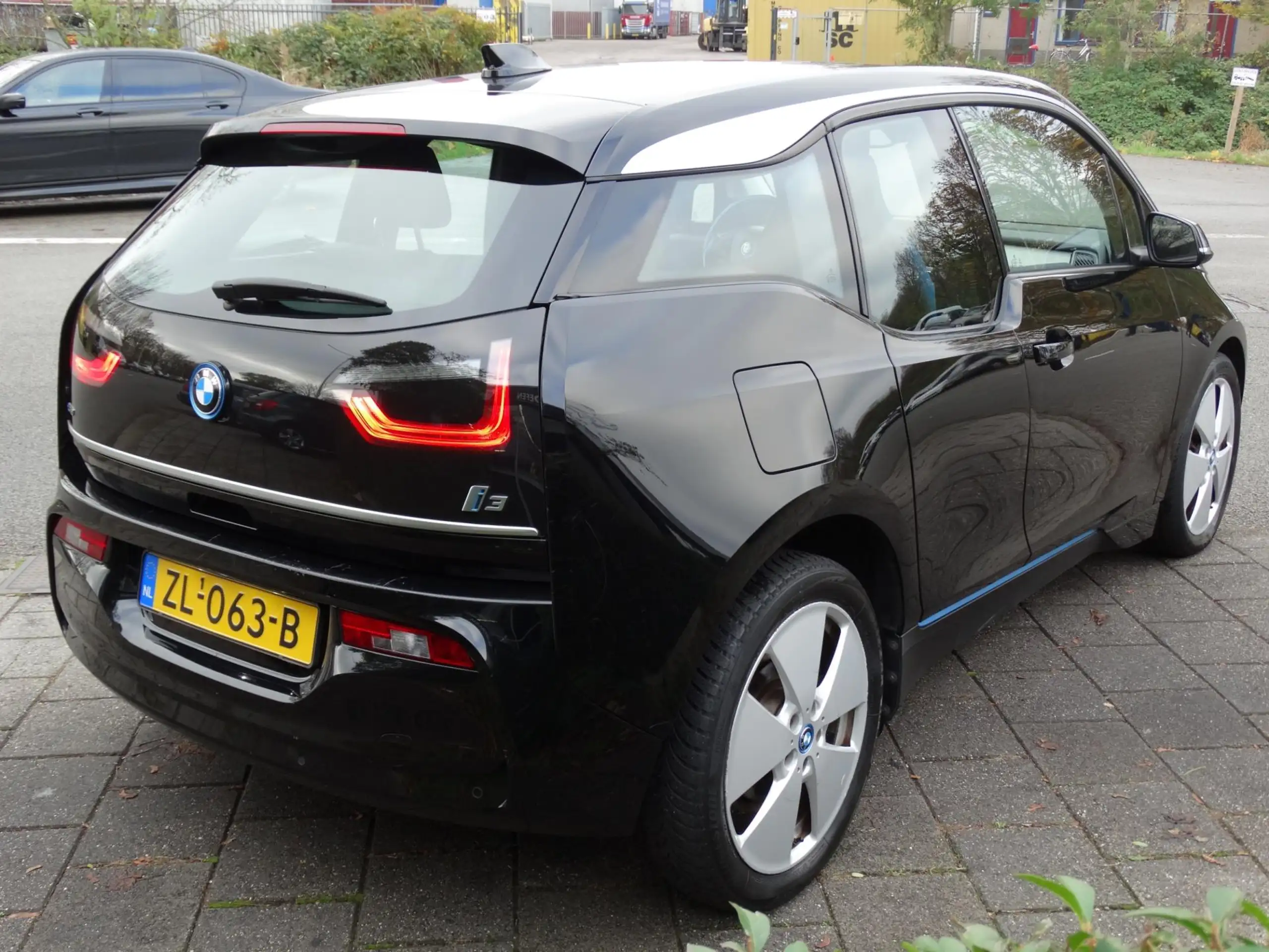 BMW - i3