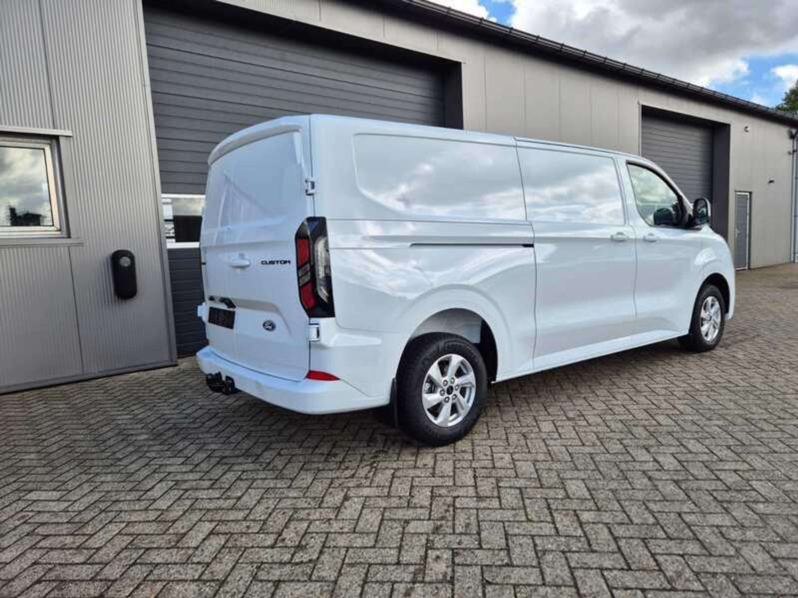 Ford Transit Custom 2024